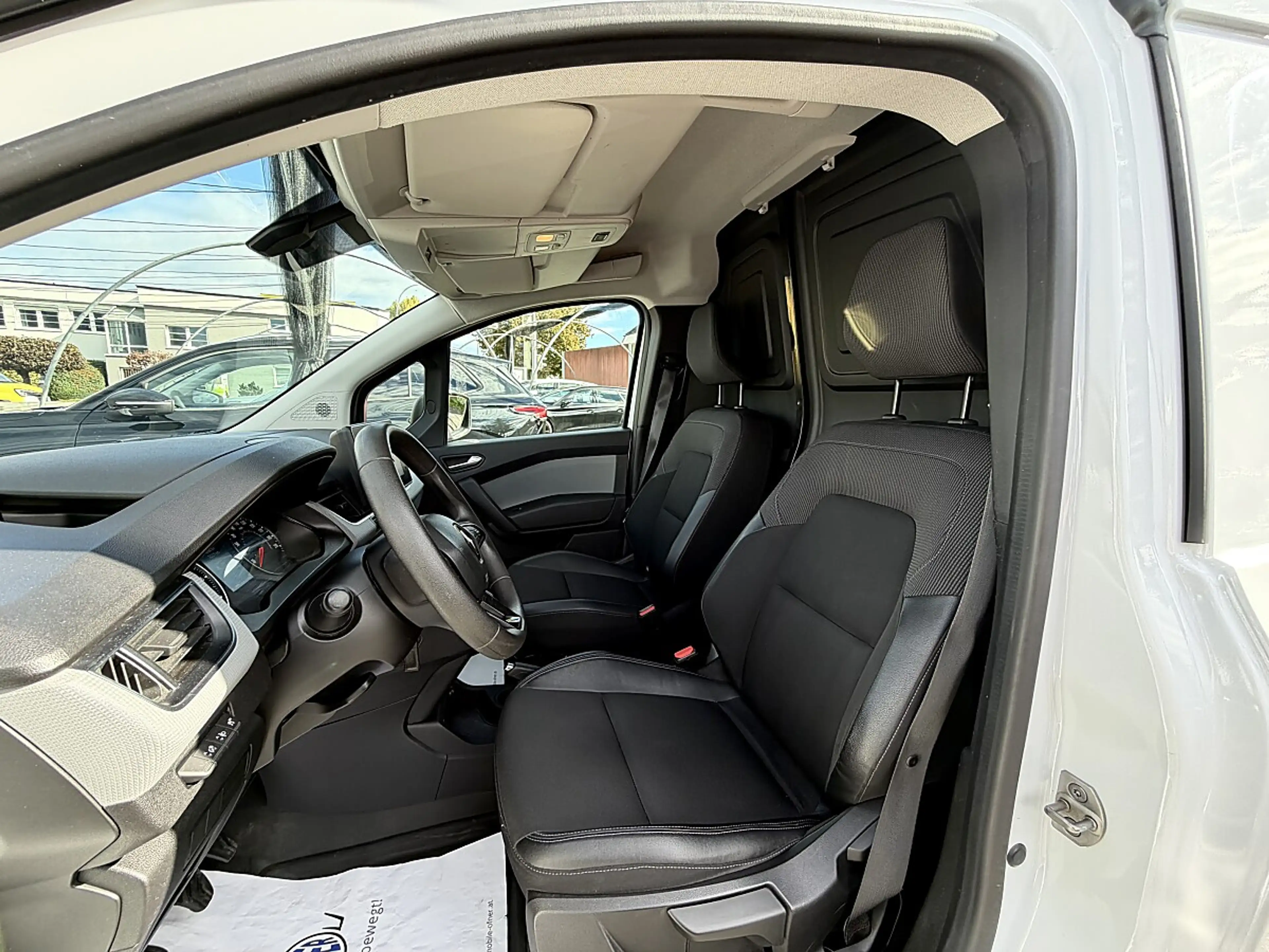 Renault Kangoo Van Edition One dCi95 L1 mittel AHK PDC 8-fach ... — photo 9