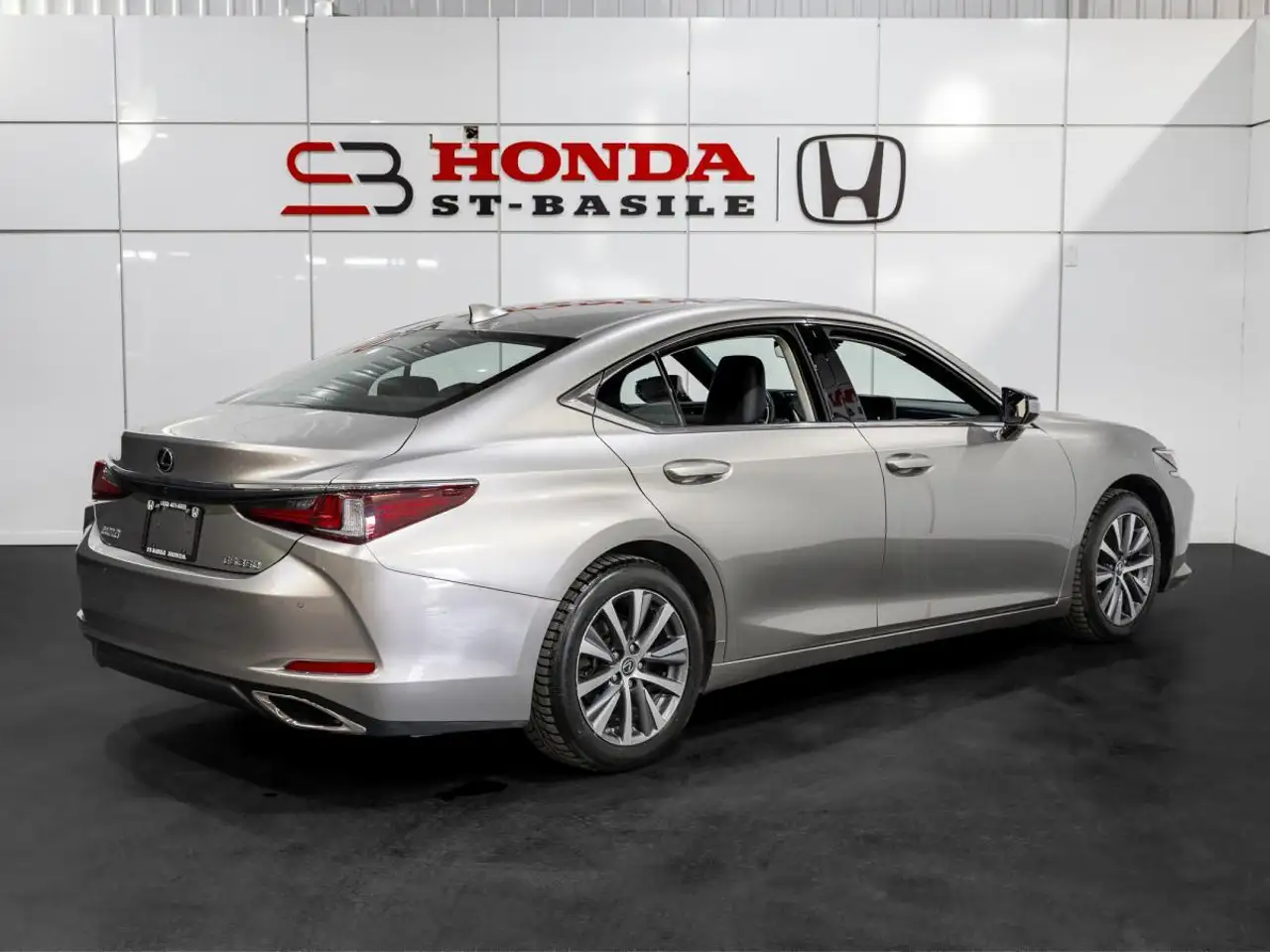 Lexus ES photo Lexus ES