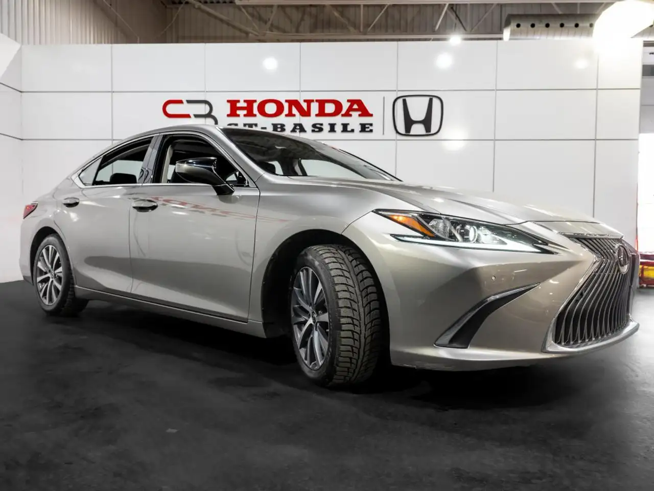 Lexus ES photo Lexus ES