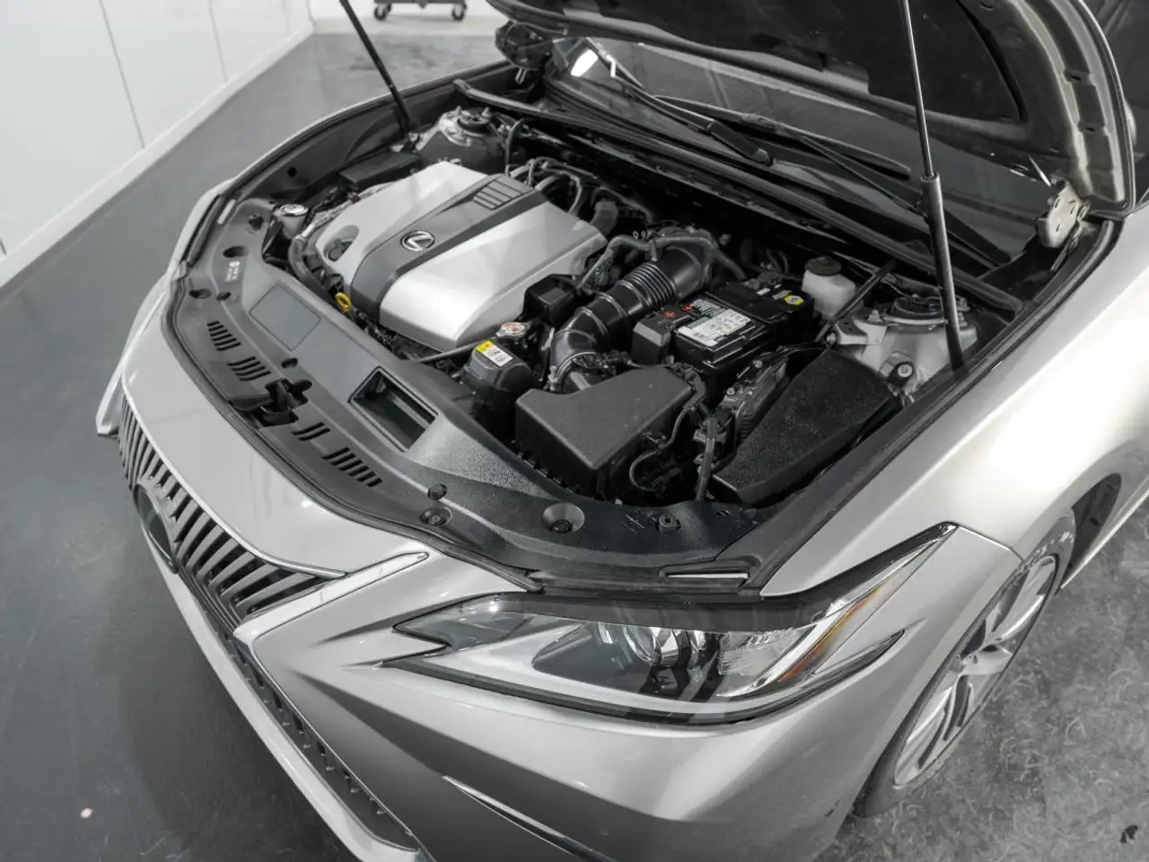 Lexus ES photo Lexus ES