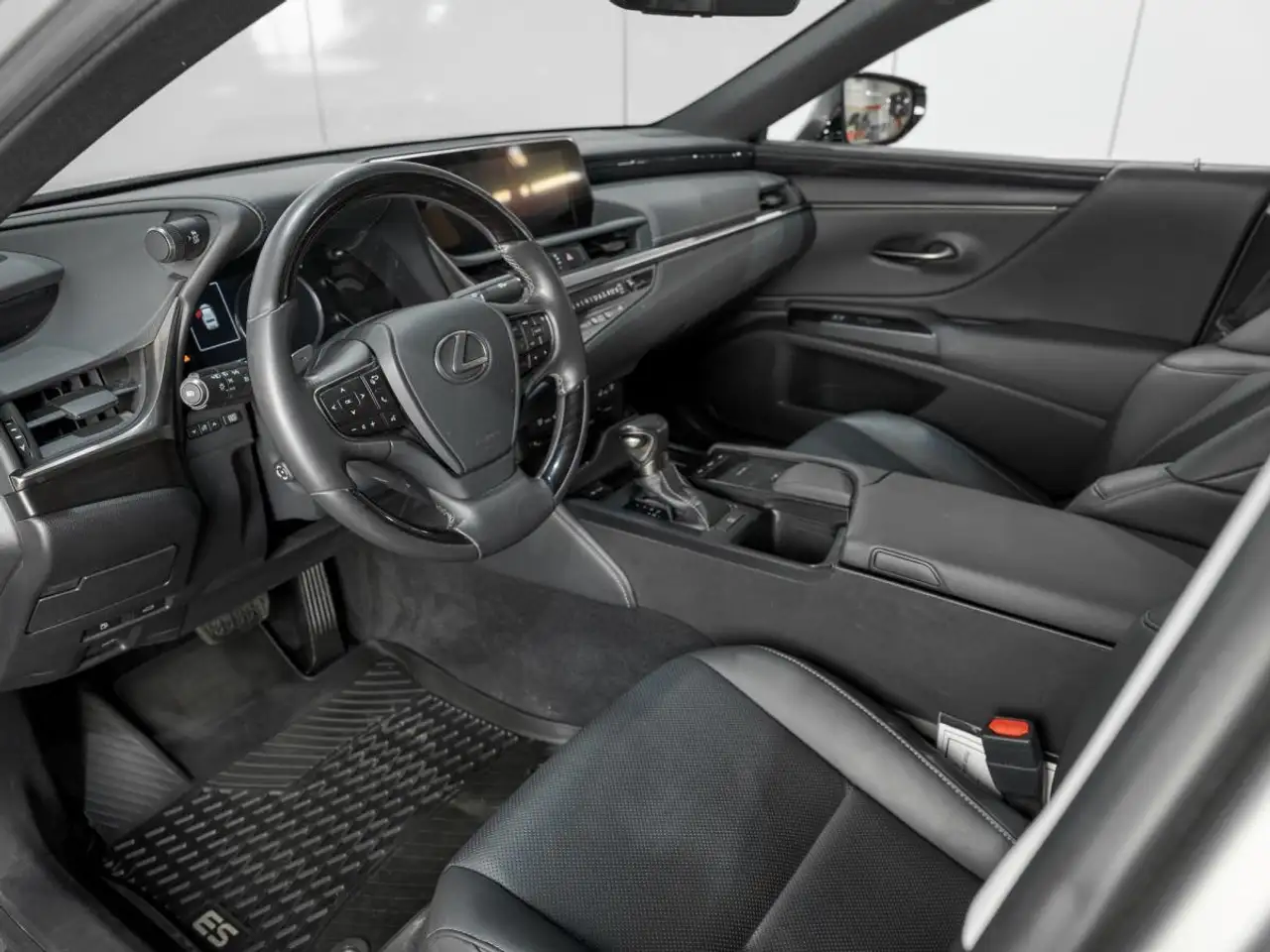 Lexus ES photo Lexus ES
