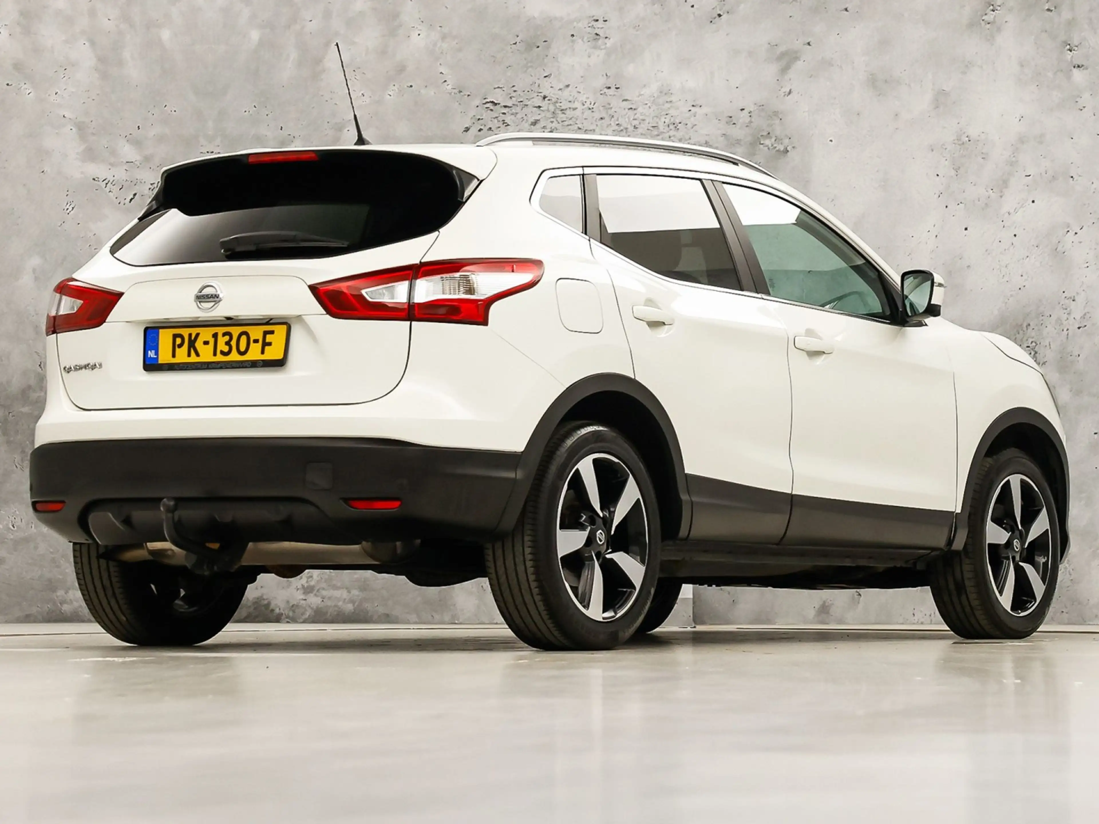 Nissan Qashqai 1.2 N-Connecta (PANORAMADAK, NAVIGATIE, 360 CAMERA — photo 5
