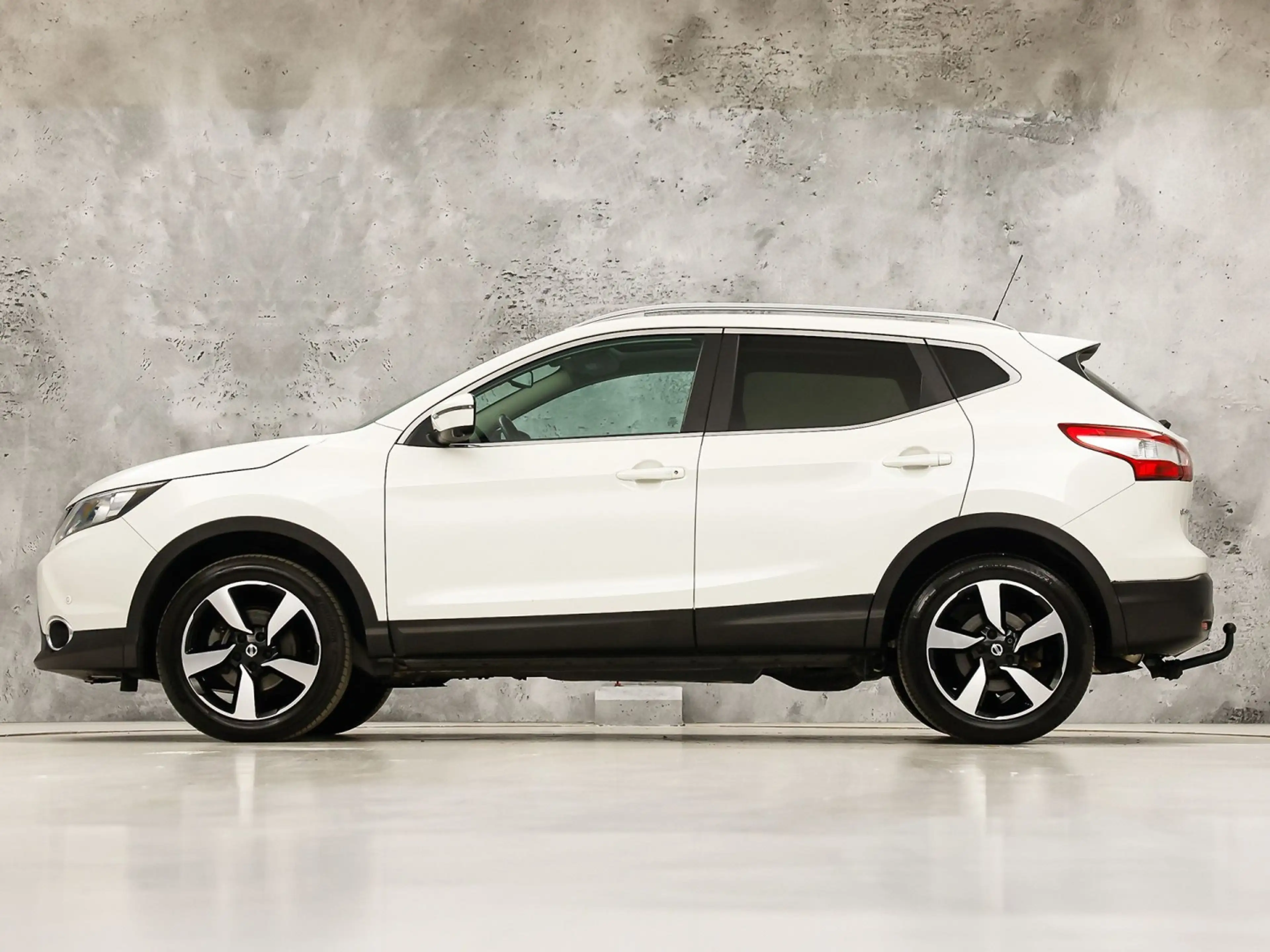 Nissan Qashqai 1.2 N-Connecta (PANORAMADAK, NAVIGATIE, 360 CAMERA — photo 2