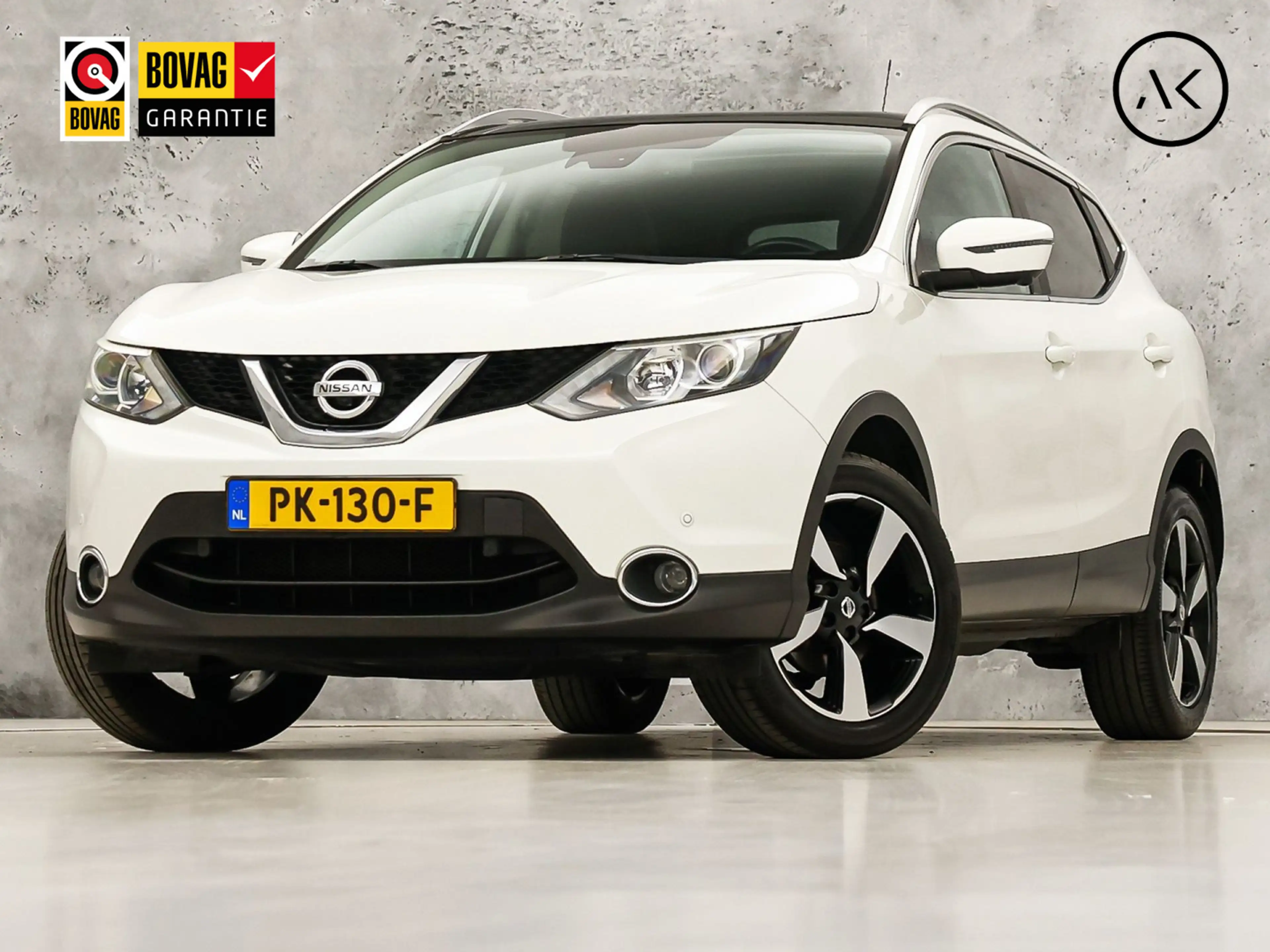 Nissan Qashqai 1.2 N-Connecta (PANORAMADAK, NAVIGATIE, 360 CAMERA