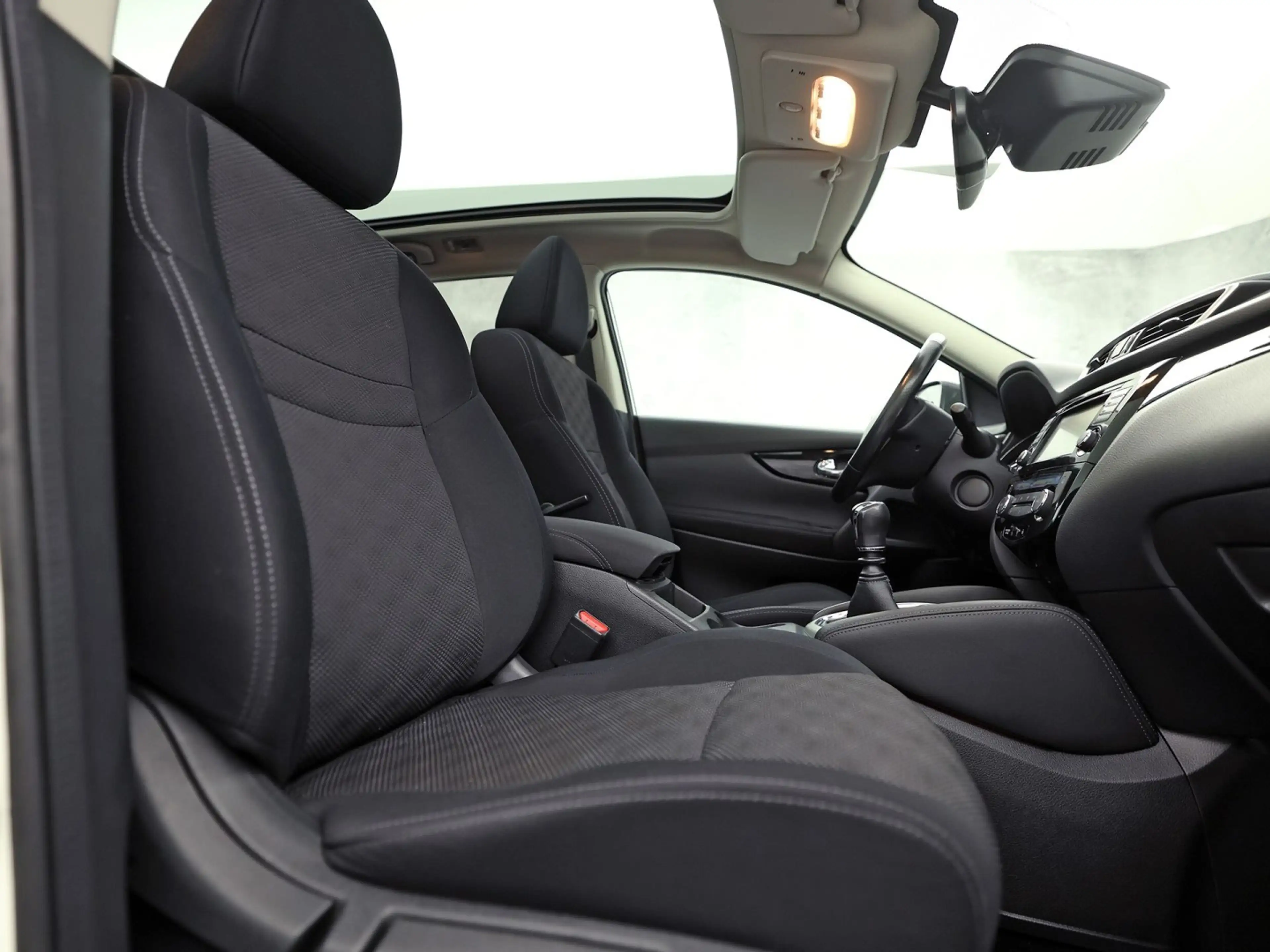 Nissan Qashqai 1.2 N-Connecta (PANORAMADAK, NAVIGATIE, 360 CAMERA — photo 8