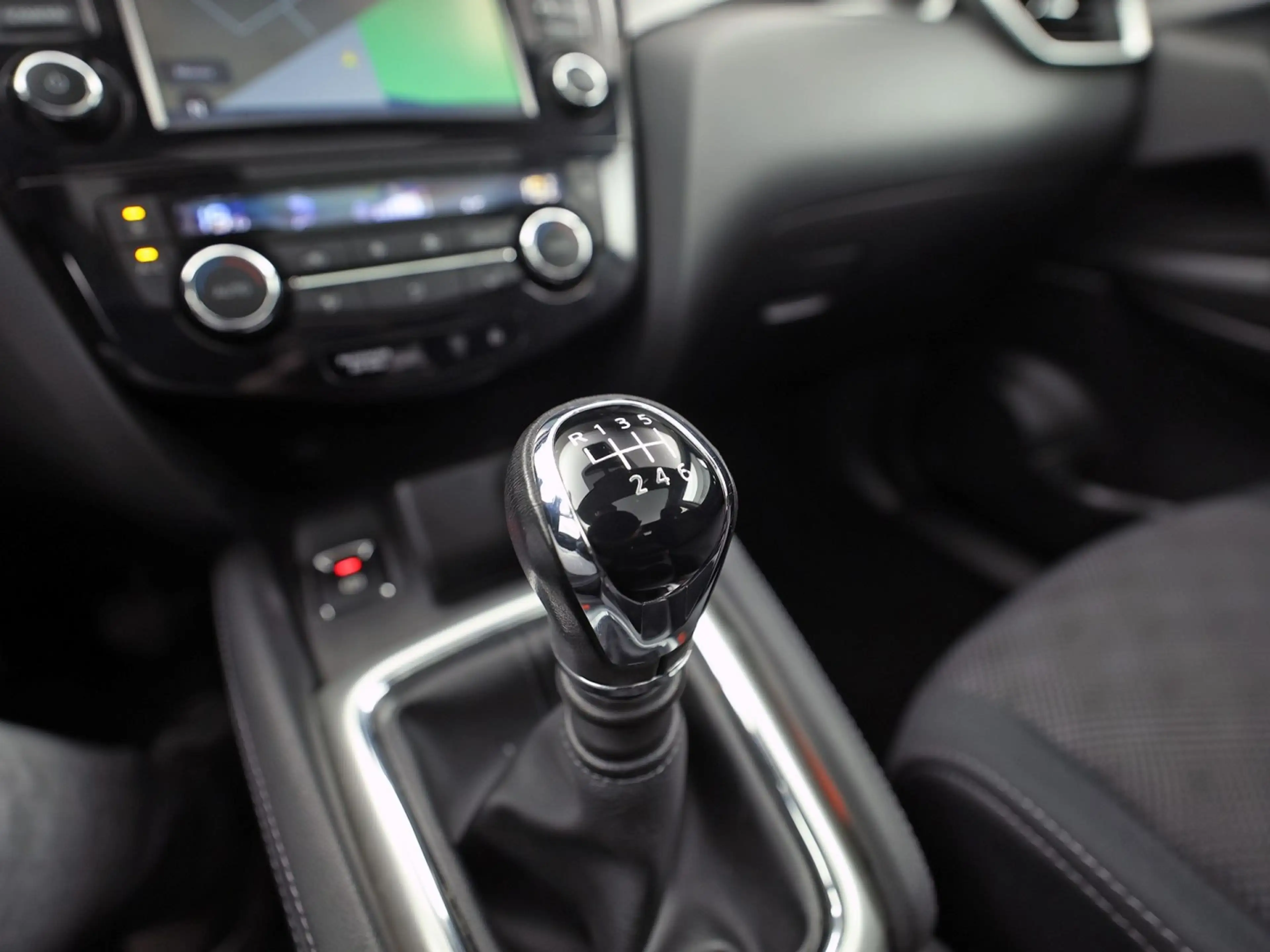 Nissan Qashqai 1.2 N-Connecta (PANORAMADAK, NAVIGATIE, 360 CAMERA — photo 12