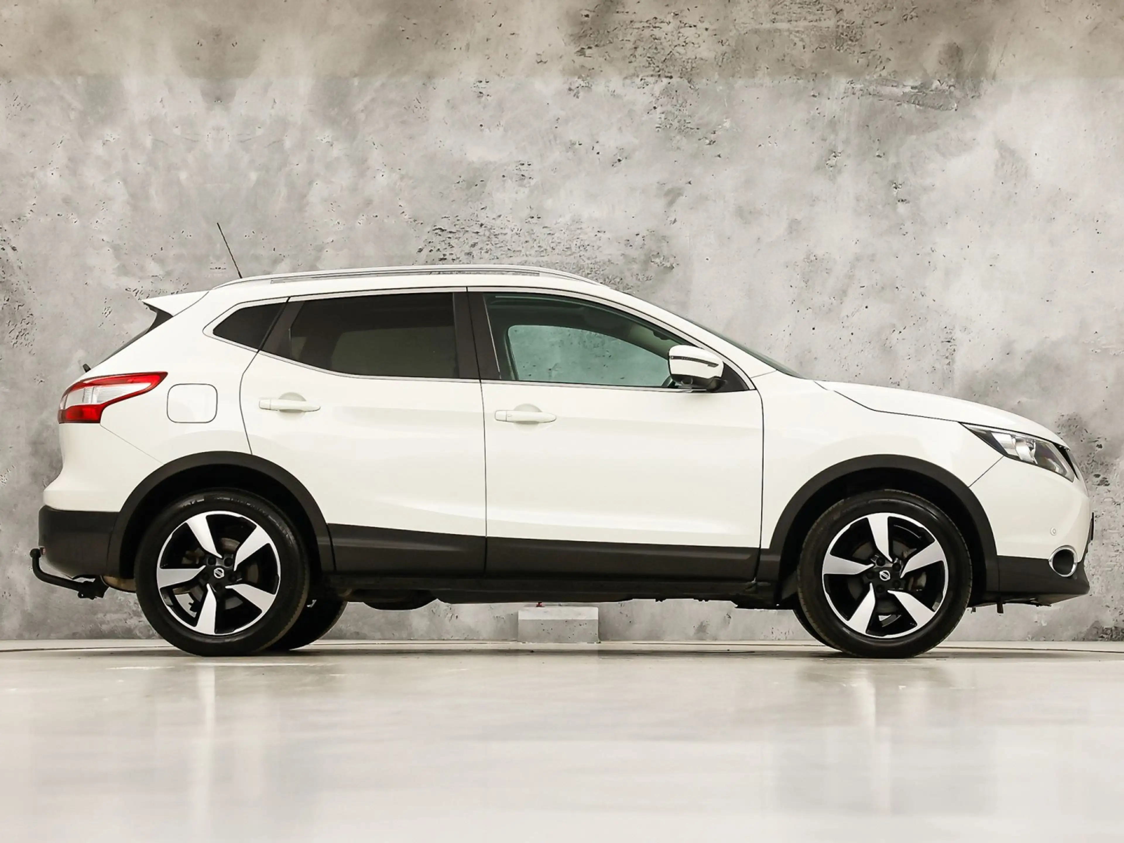 Nissan Qashqai 1.2 N-Connecta (PANORAMADAK, NAVIGATIE, 360 CAMERA — photo 4