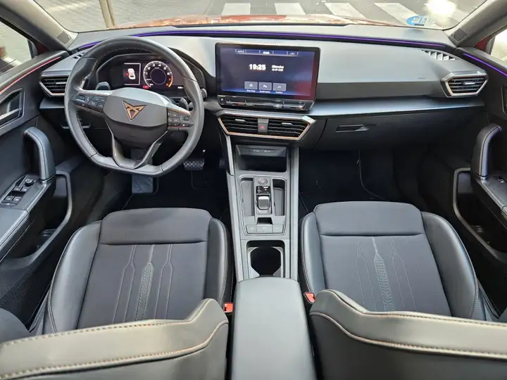 Cupra León 1.5 eTSI DSG 2023, foto 11