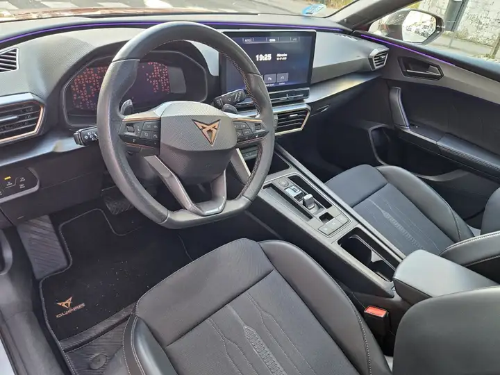 Cupra León 1.5 eTSI DSG 2023, foto 12