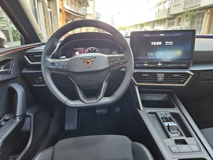 Cupra León 1.5 eTSI DSG 2023, foto 13
