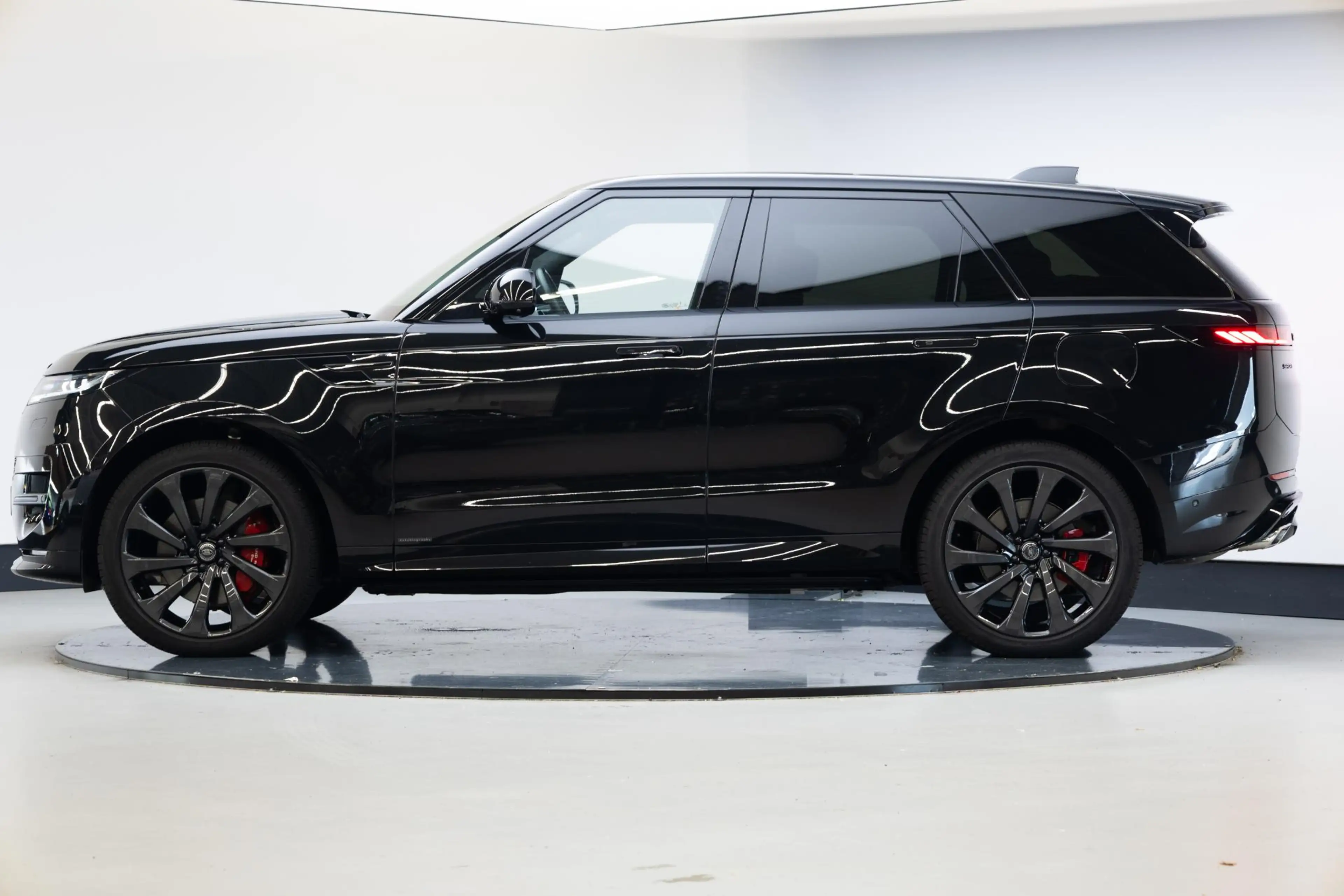 Land Rover Range Rover Sport 3.0 P550e Autobiography PHEV | Meridian 3D | Panor — photo 28
