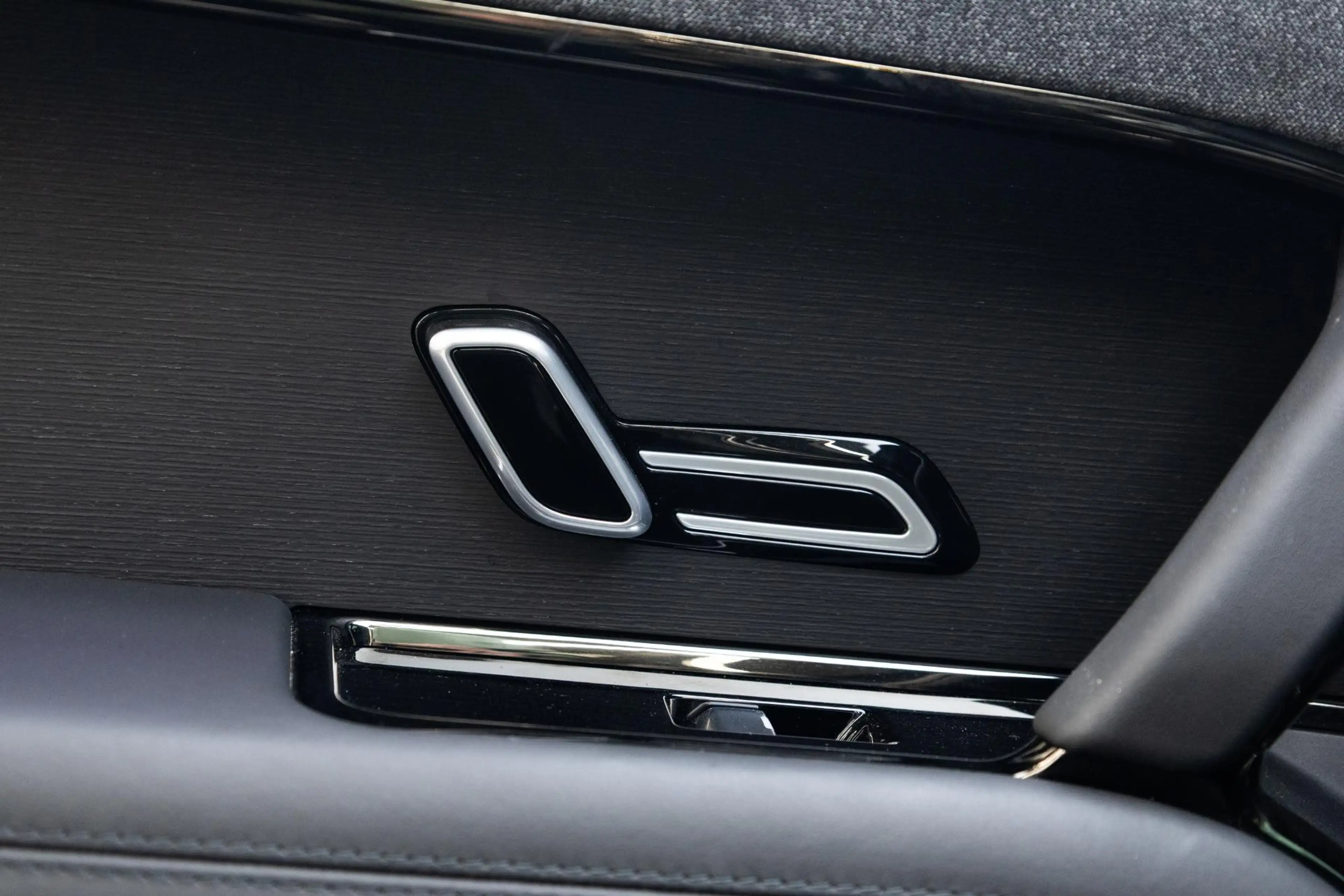 Land Rover Range Rover Sport 3.0 P550e Autobiography PHEV | Meridian 3D | Panor — photo 7