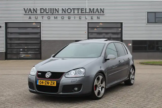 Volkswagen Golf GTI 2.0 TFSI / Schuifdak / Xenon / 18" LMV / N.A.P.