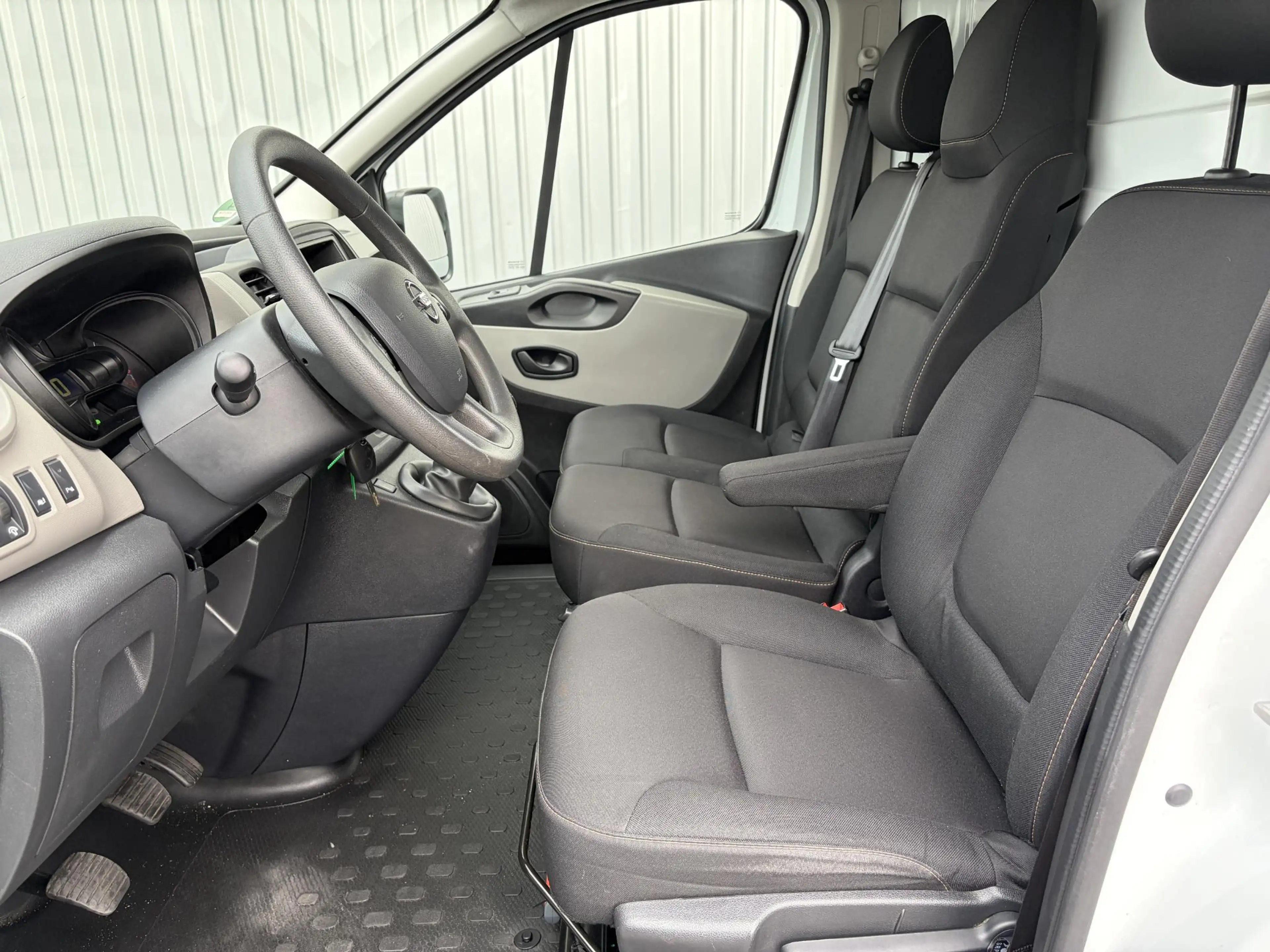 Nissan NV300 1.6 dCi 120 L2H1*MARGE*HAAK*A/C*CRUISE*PDC*TEL* — photo 14