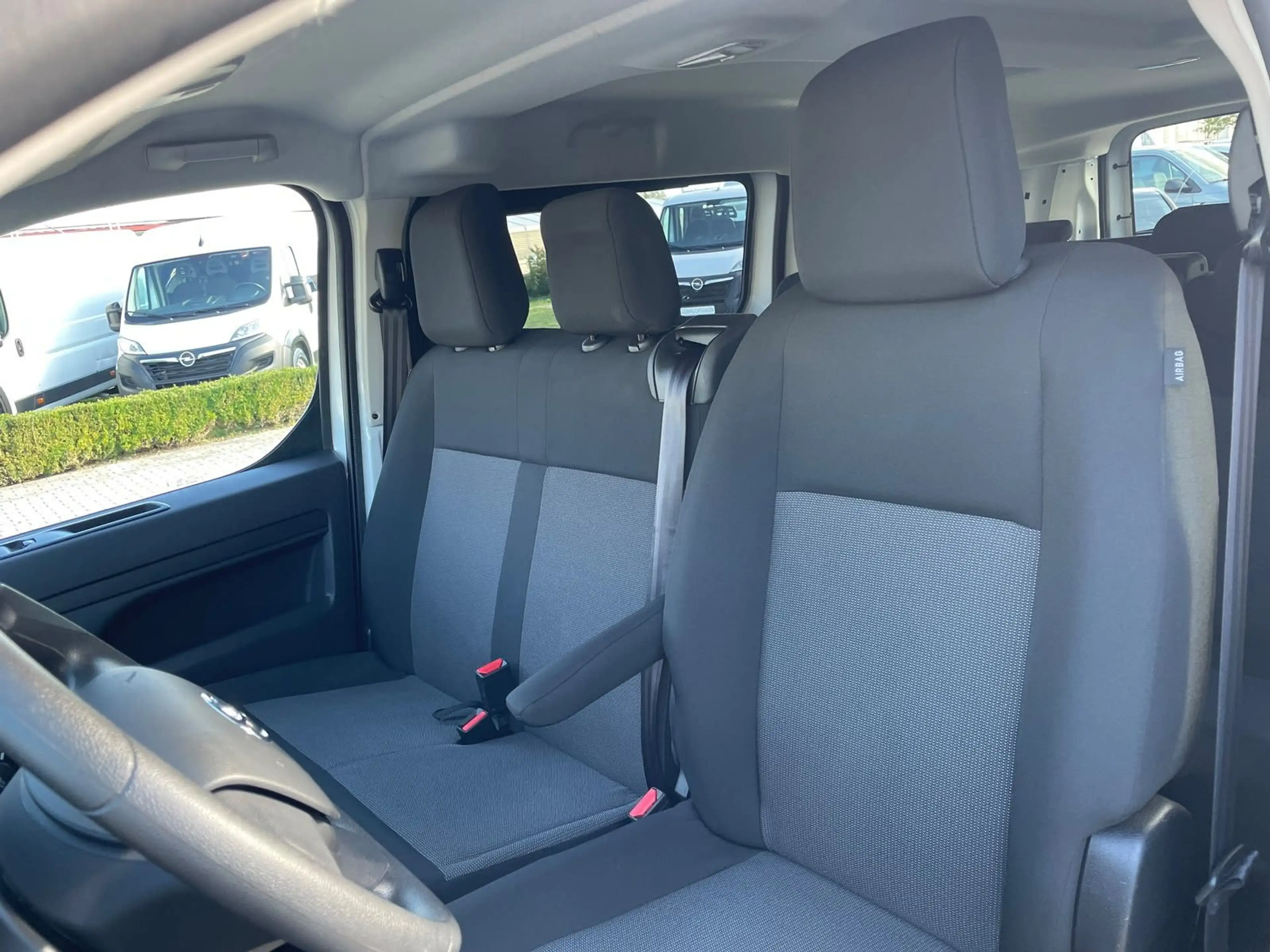 Toyota Proace Kombi L2 LANG/9-SITZER+FLÜGELTÜREN+KLIMA — photo 10