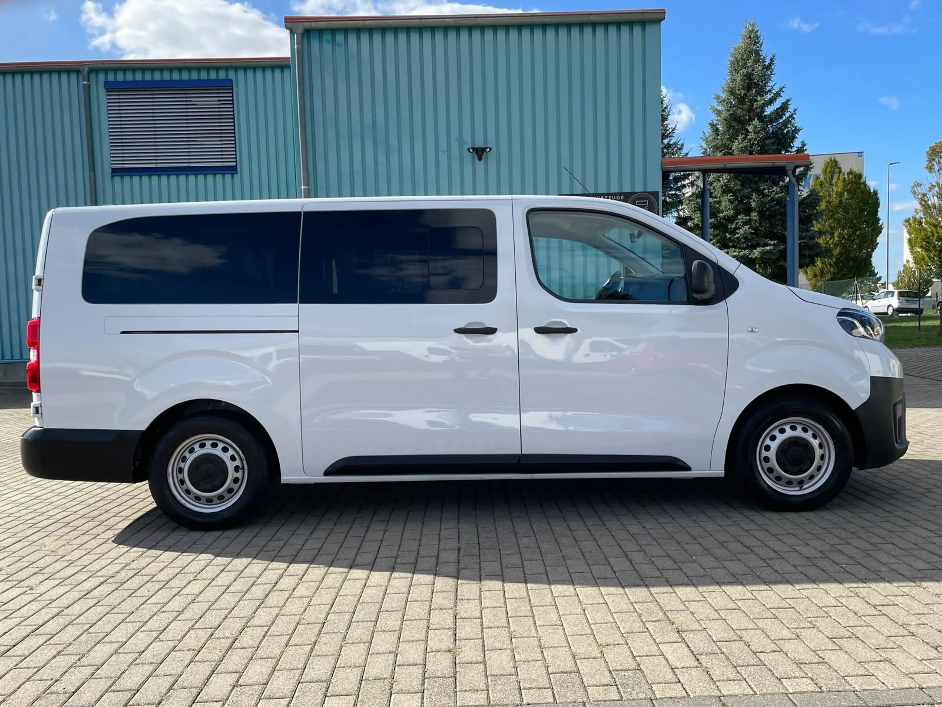Toyota Proace Kombi L2 LANG/9-SITZER+FLÜGELTÜREN+KLIMA — photo 4