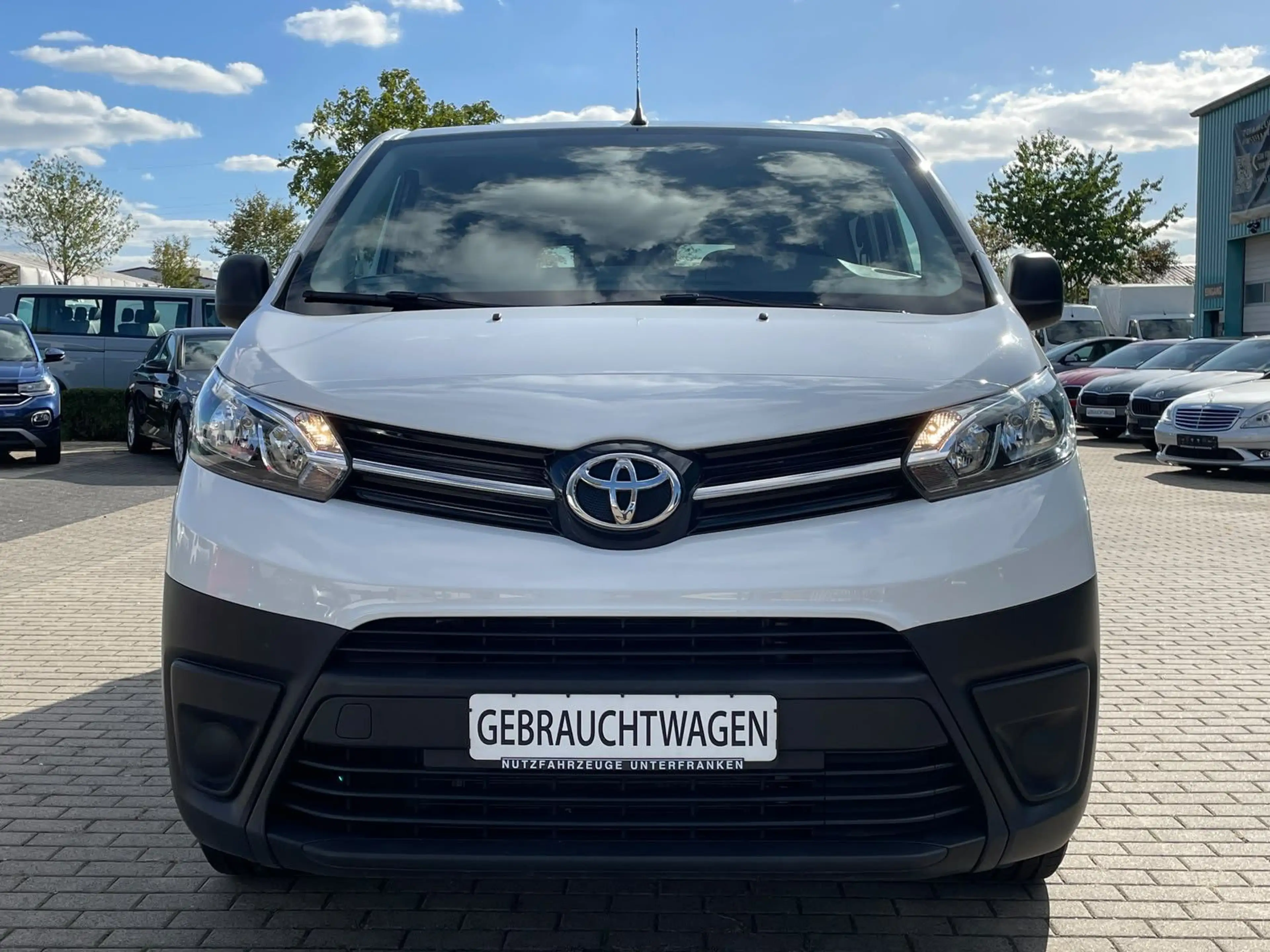 Toyota Proace Kombi L2 LANG/9-SITZER+FLÜGELTÜREN+KLIMA — photo 2