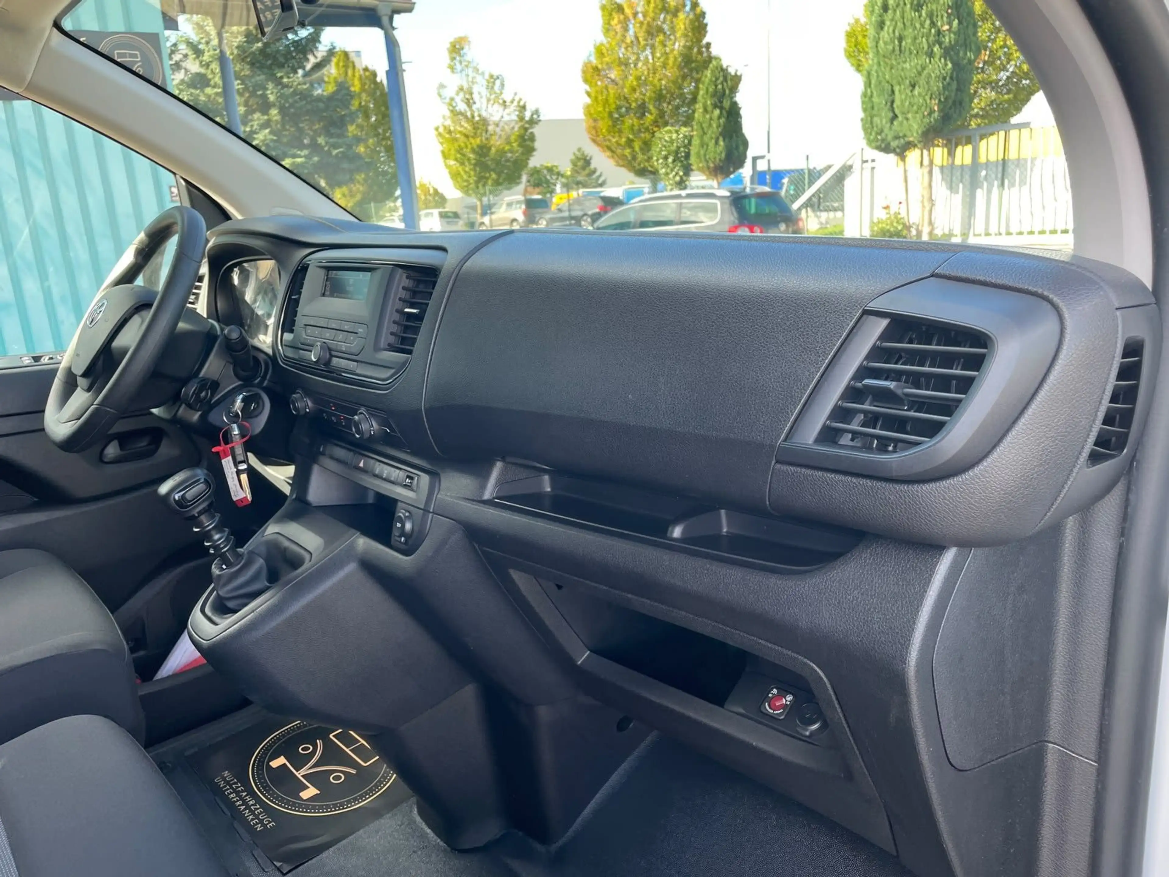 Toyota Proace Kombi L2 LANG/9-SITZER+FLÜGELTÜREN+KLIMA — photo 12