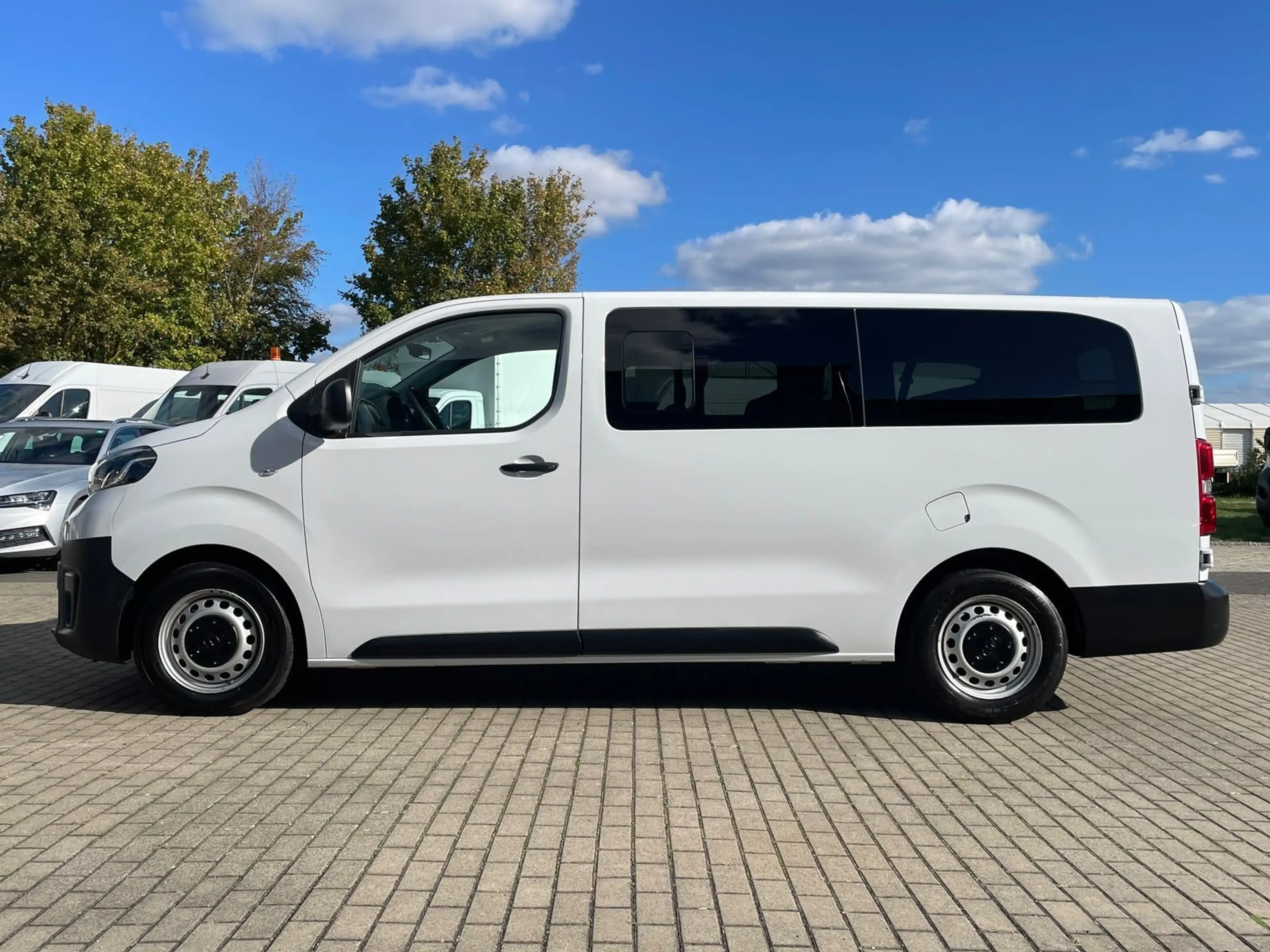 Toyota Proace Kombi L2 LANG/9-SITZER+FLÜGELTÜREN+KLIMA — photo 8