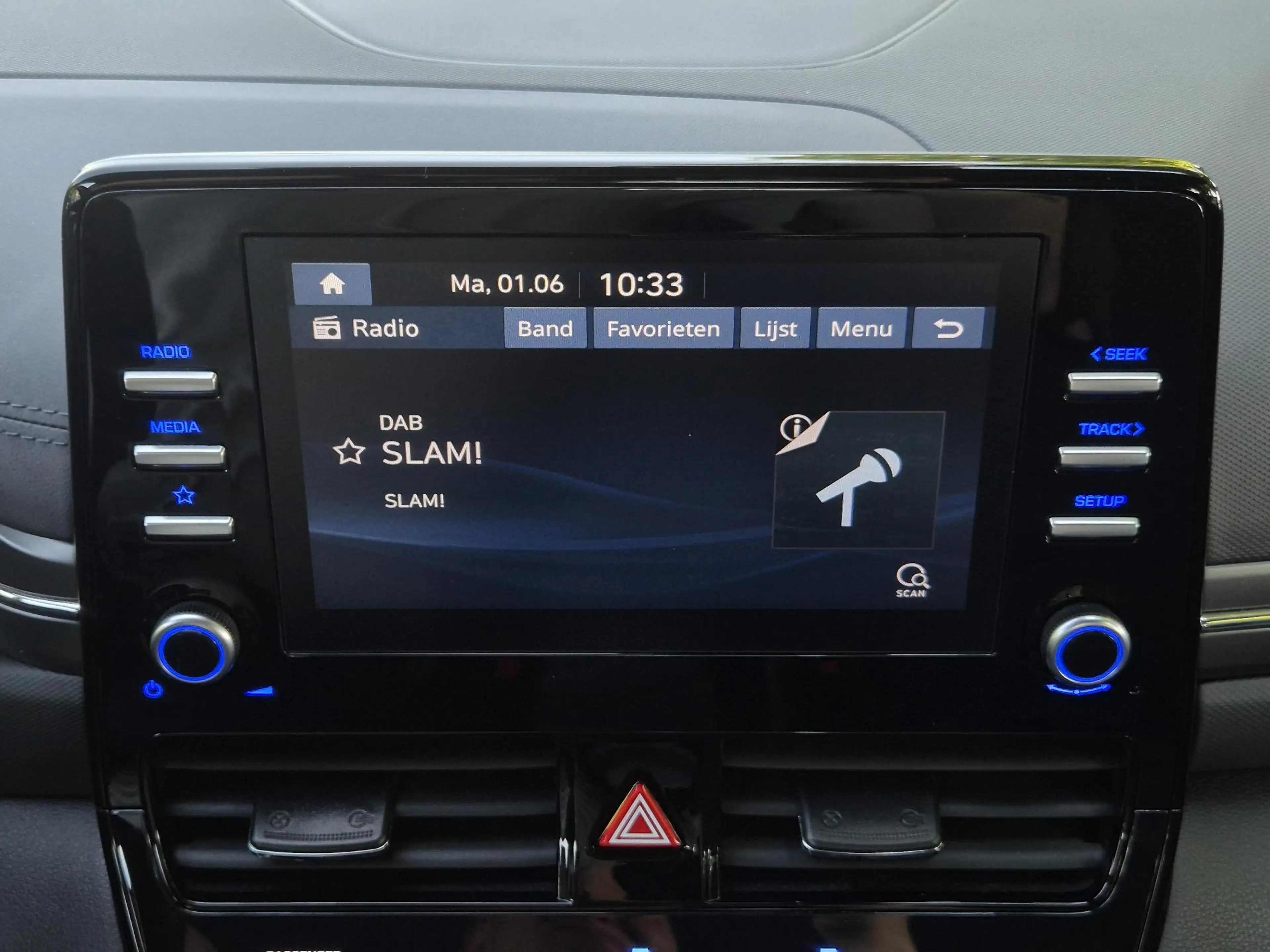 Hyundai IONIQ 1.6 GDi PHEV Comfort / SOH 95.9% / All season band — photo 36