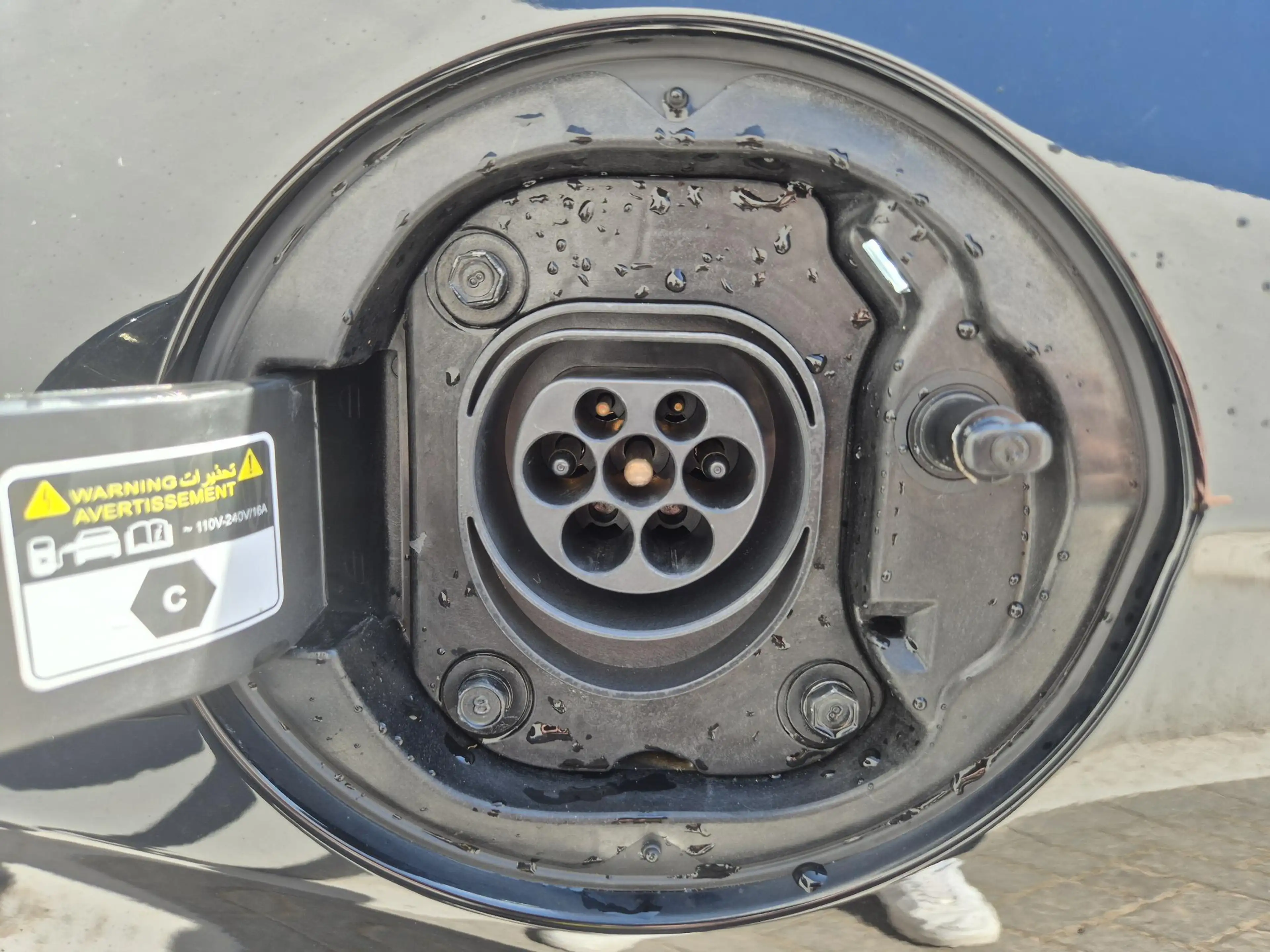 Hyundai IONIQ 1.6 GDi PHEV Comfort / SOH 95.9% / All season band — photo 26