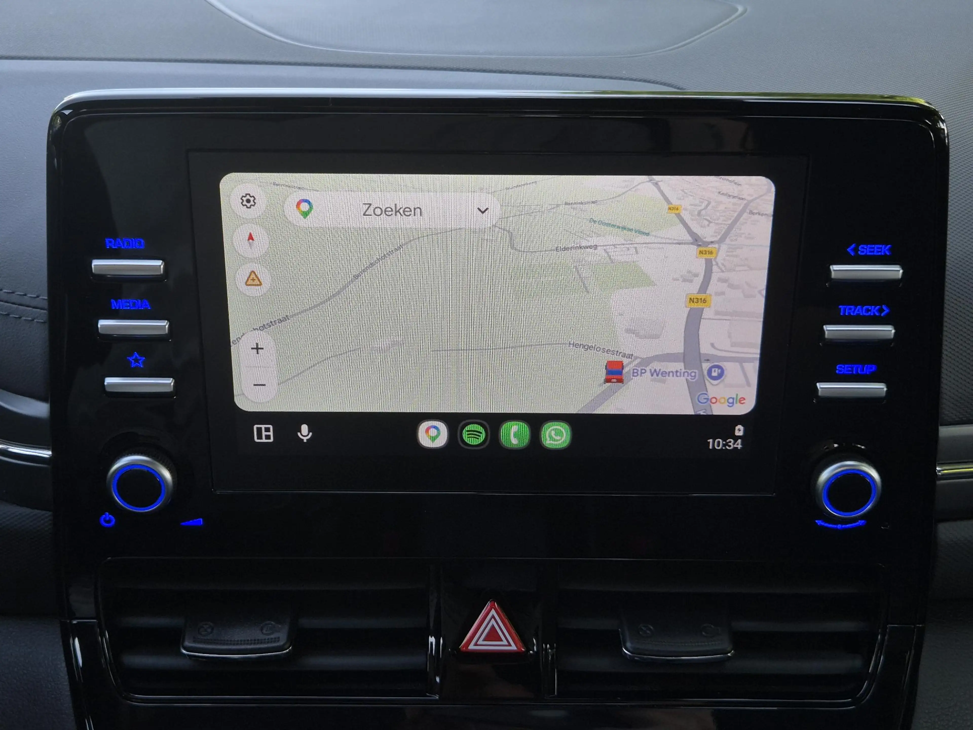 Hyundai IONIQ 1.6 GDi PHEV Comfort / SOH 95.9% / All season band — photo 5