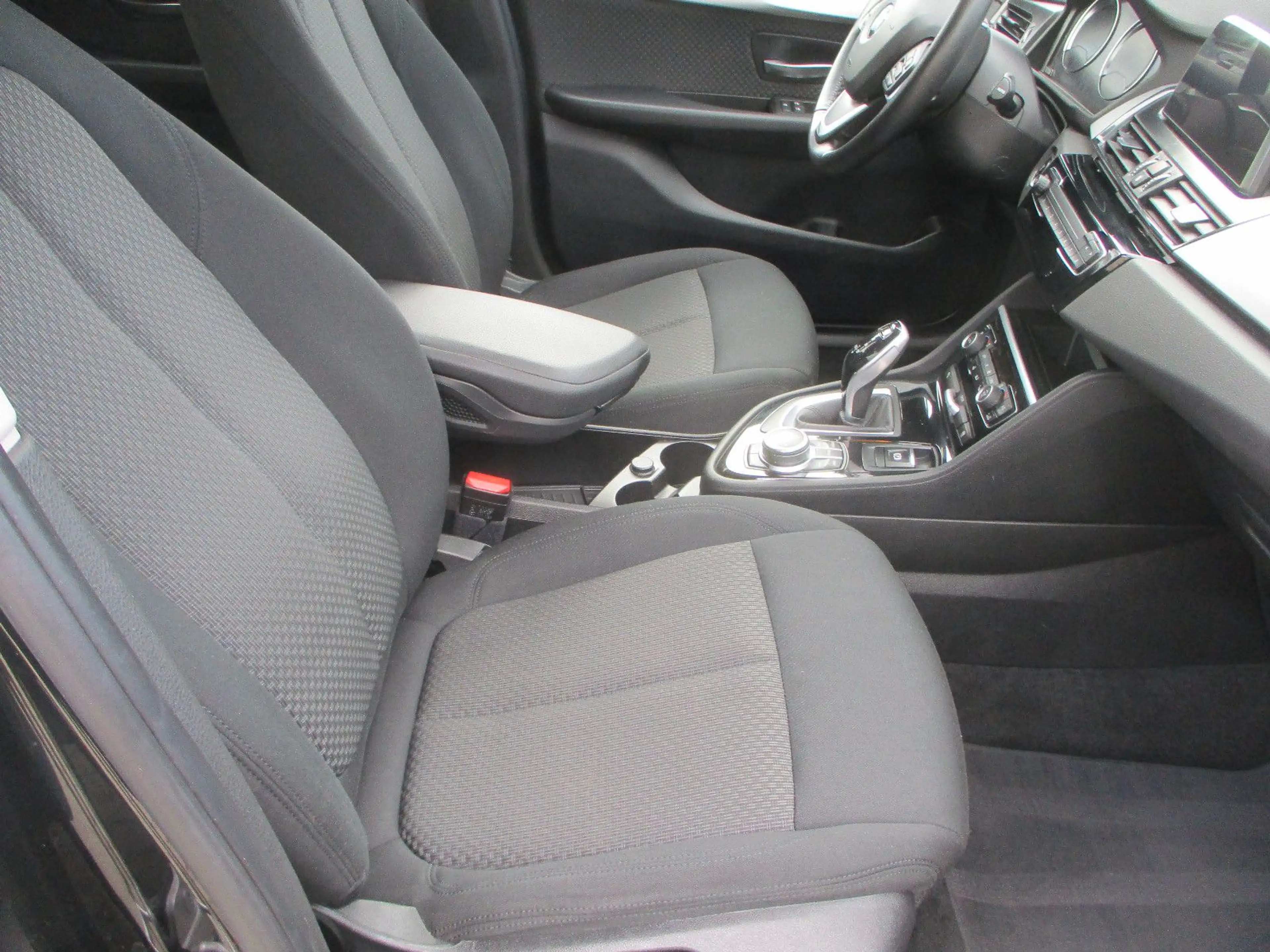 BMW 218 d xDrive NAVI LED SITZH TEMPOM PDC — photo 13