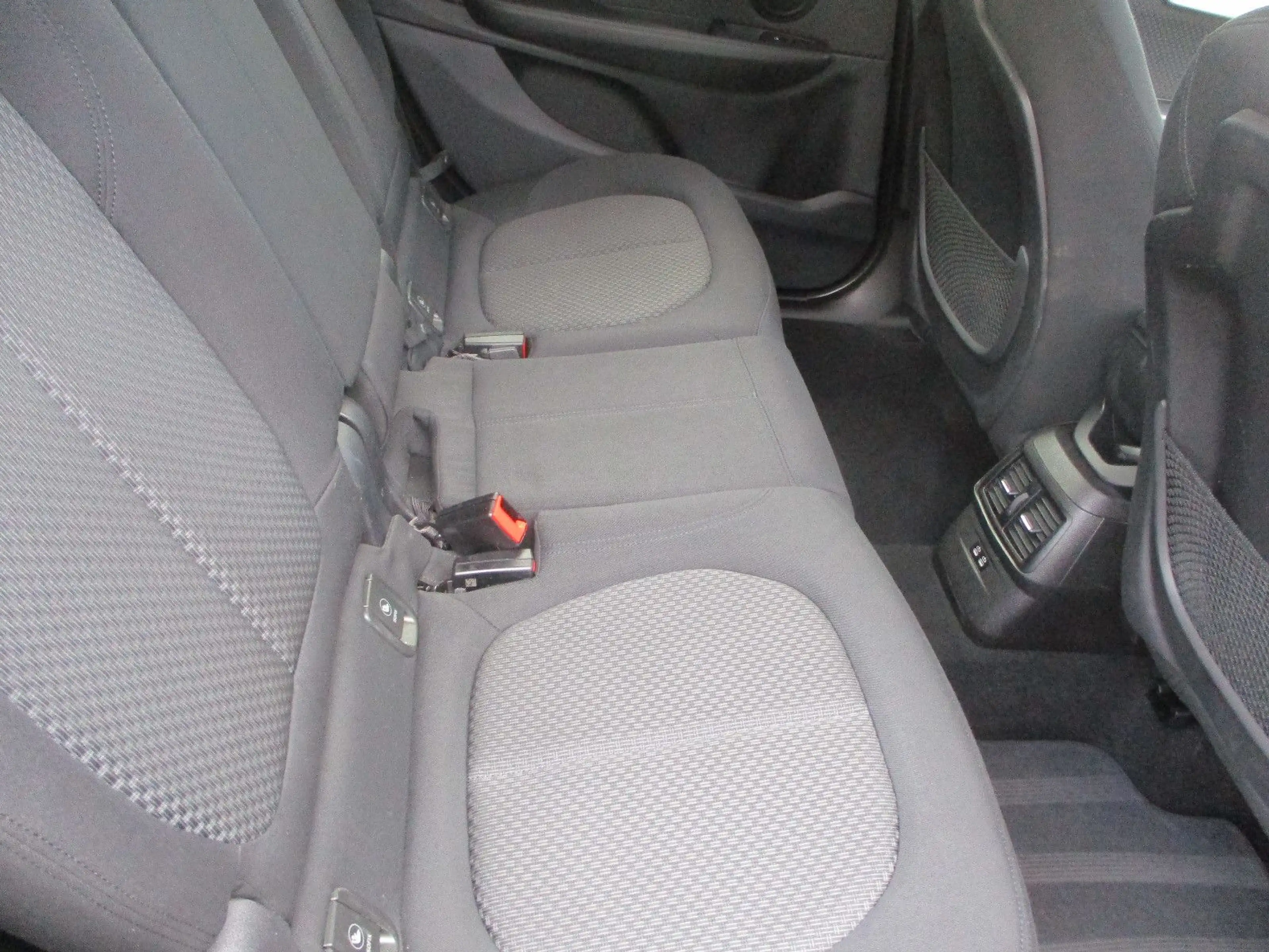 BMW 218 d xDrive NAVI LED SITZH TEMPOM PDC — photo 11