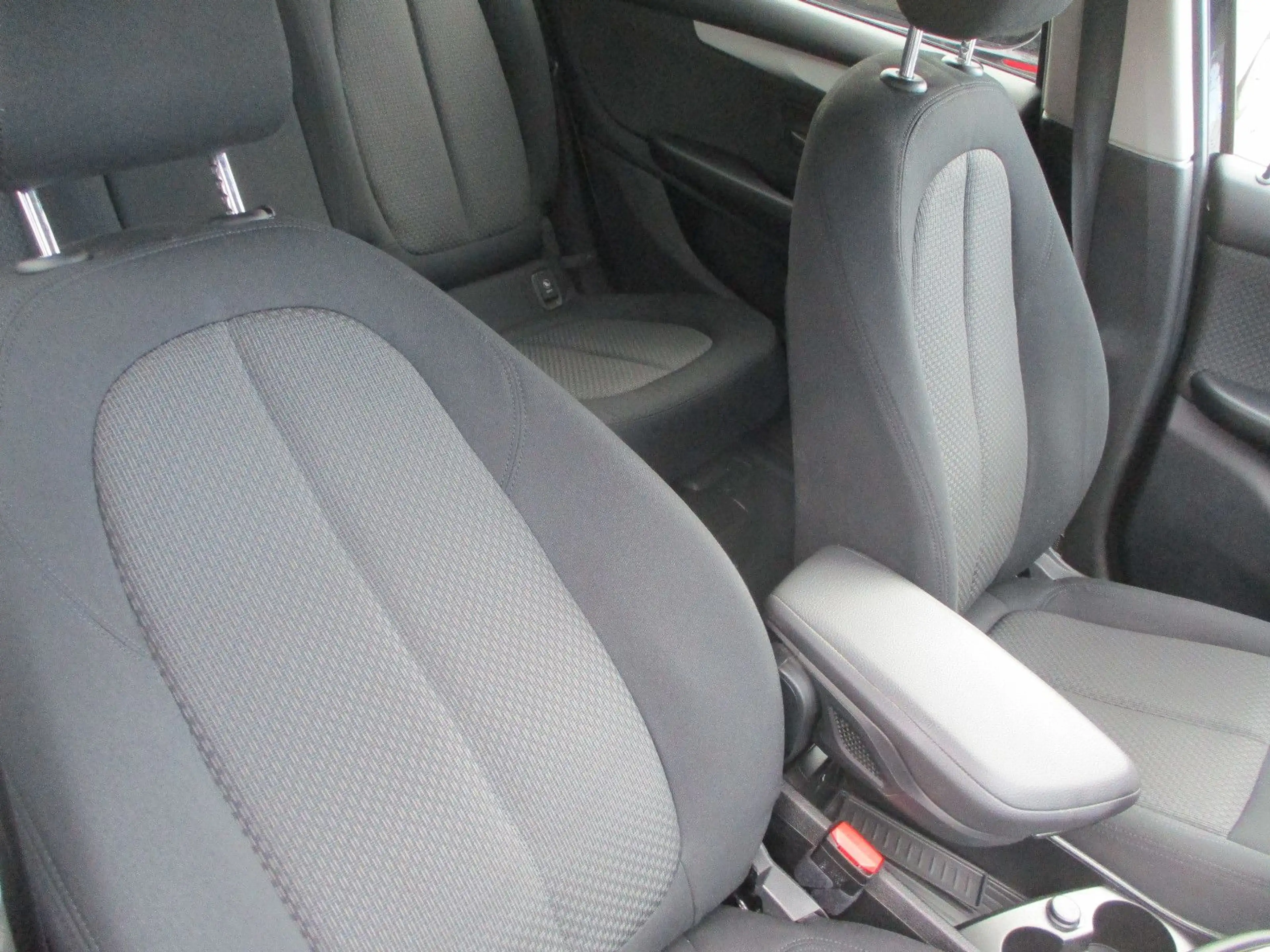 BMW 218 d xDrive NAVI LED SITZH TEMPOM PDC — photo 12