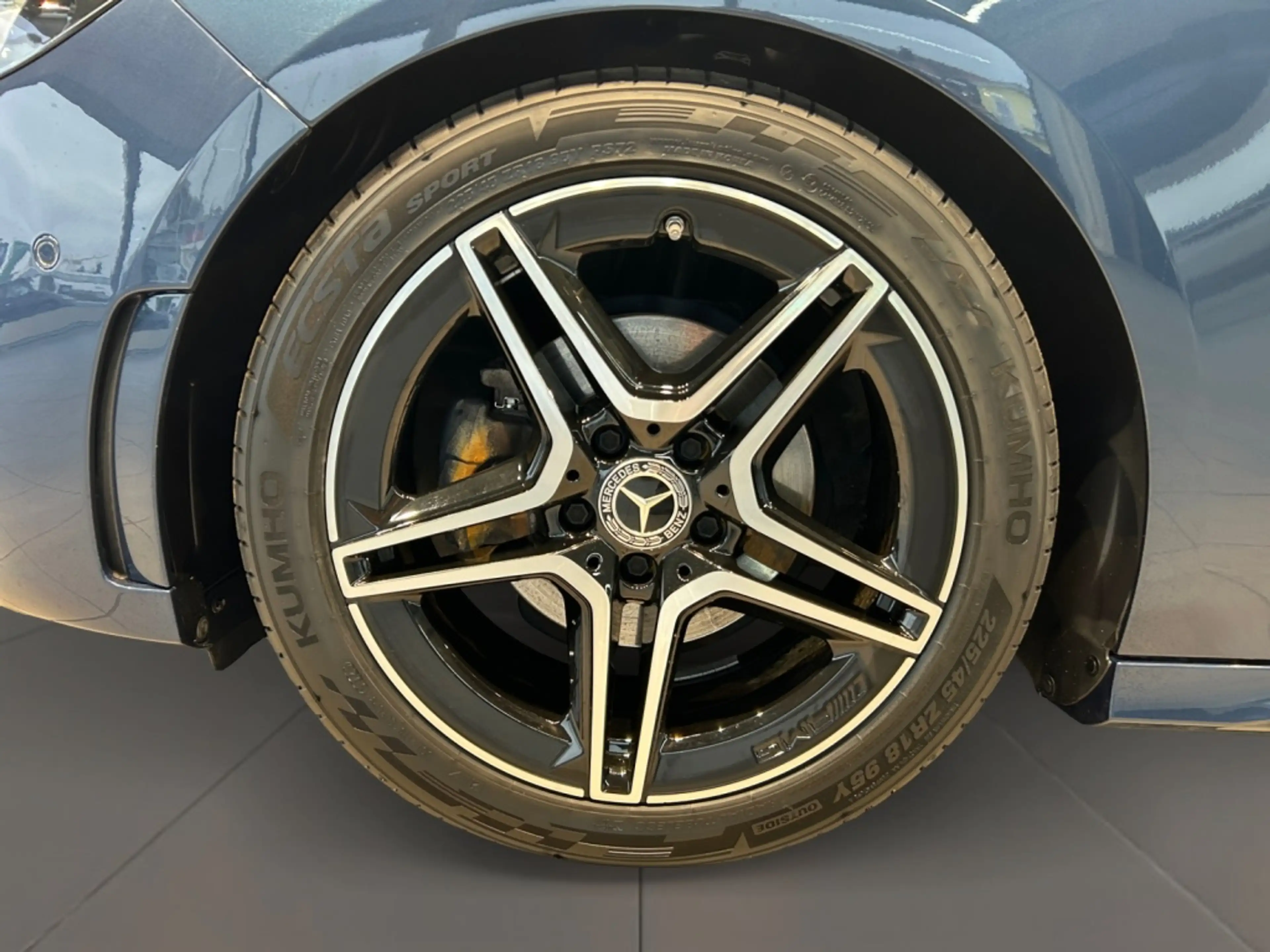Mercedes-Benz B 180 AMG AMG+MBUX+Wide+Cam+LED+Navi+AUT+PTS+SHZ — photo 10