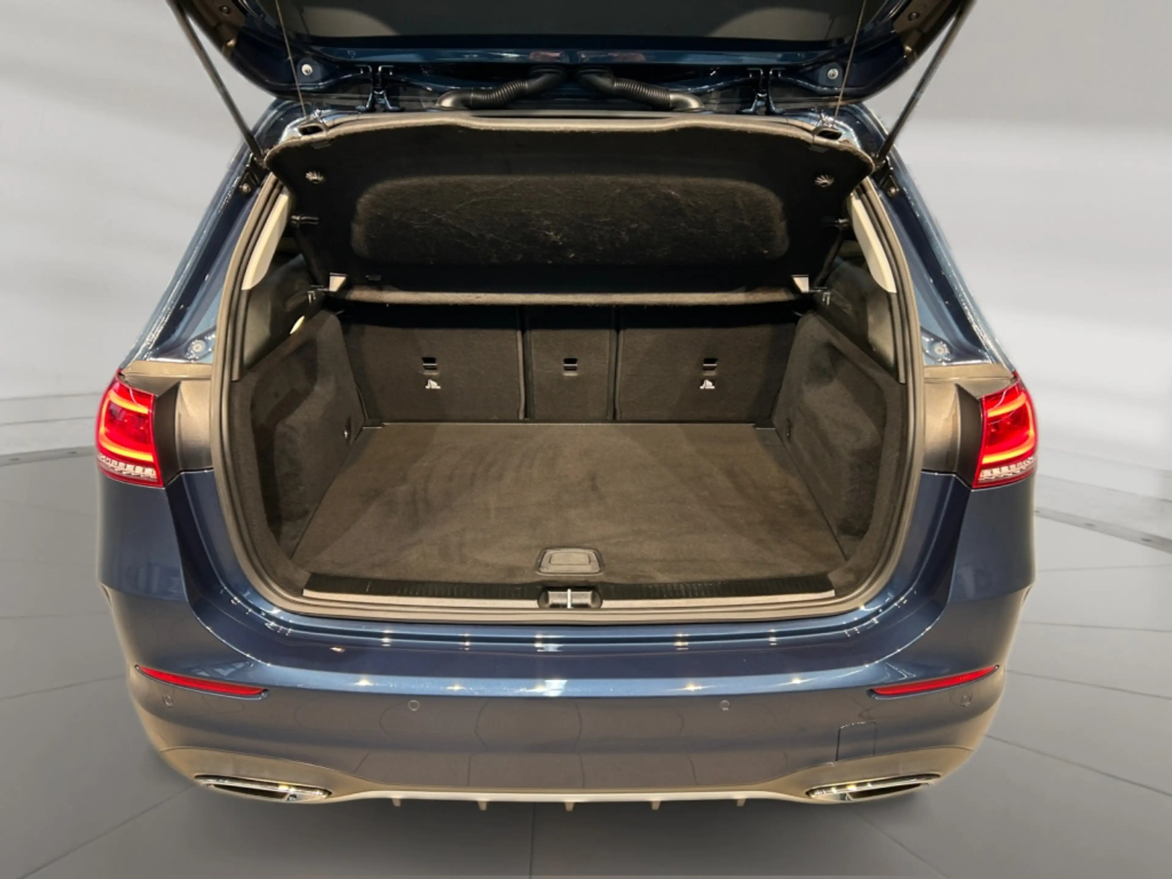 Mercedes-Benz B 180 AMG AMG+MBUX+Wide+Cam+LED+Navi+AUT+PTS+SHZ — photo 14