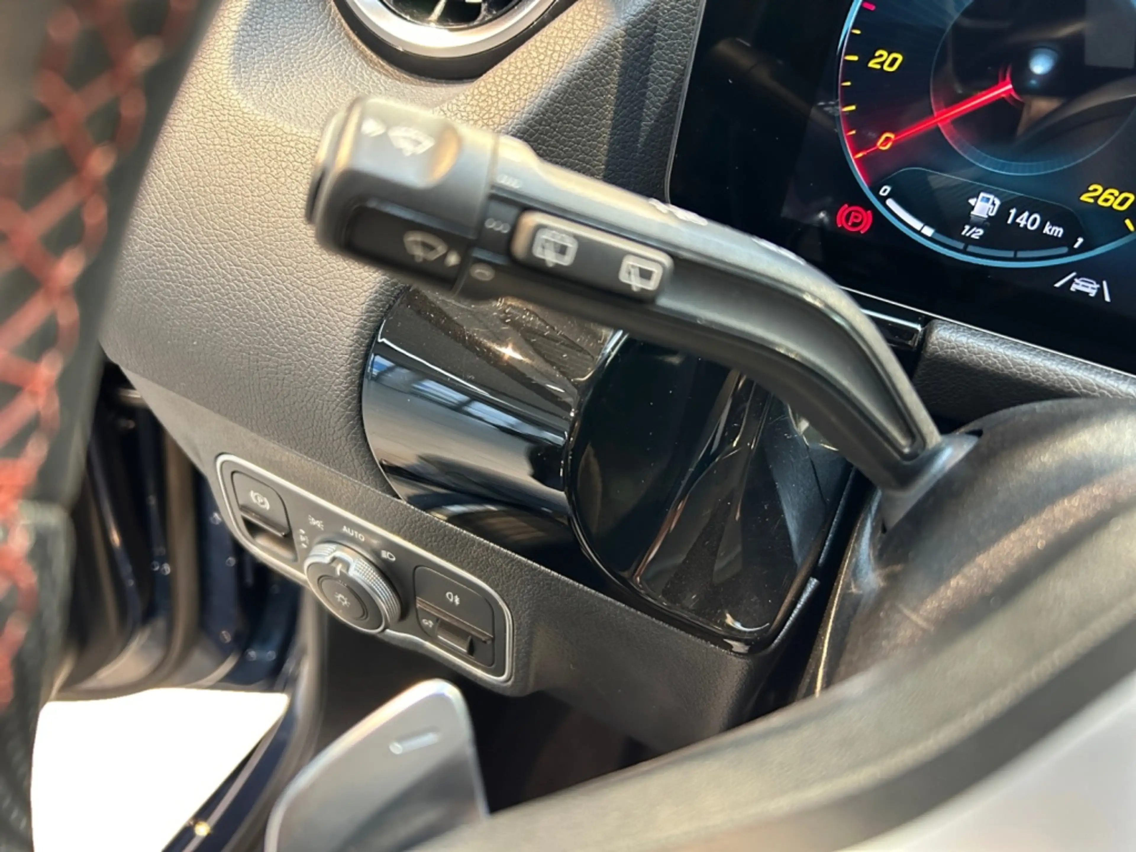 Mercedes-Benz B 180 AMG AMG+MBUX+Wide+Cam+LED+Navi+AUT+PTS+SHZ — photo 15