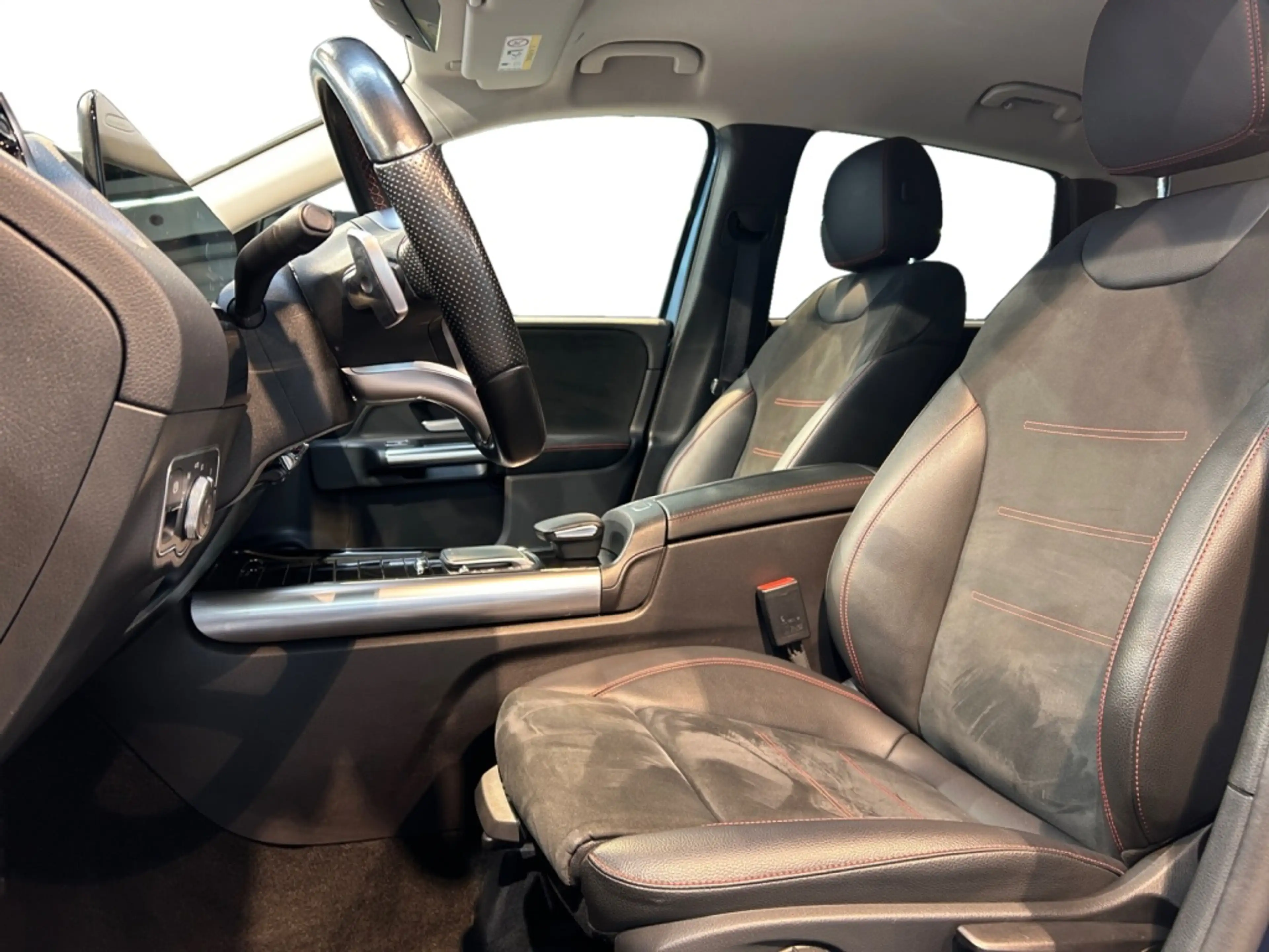 Mercedes-Benz B 180 AMG AMG+MBUX+Wide+Cam+LED+Navi+AUT+PTS+SHZ — photo 7