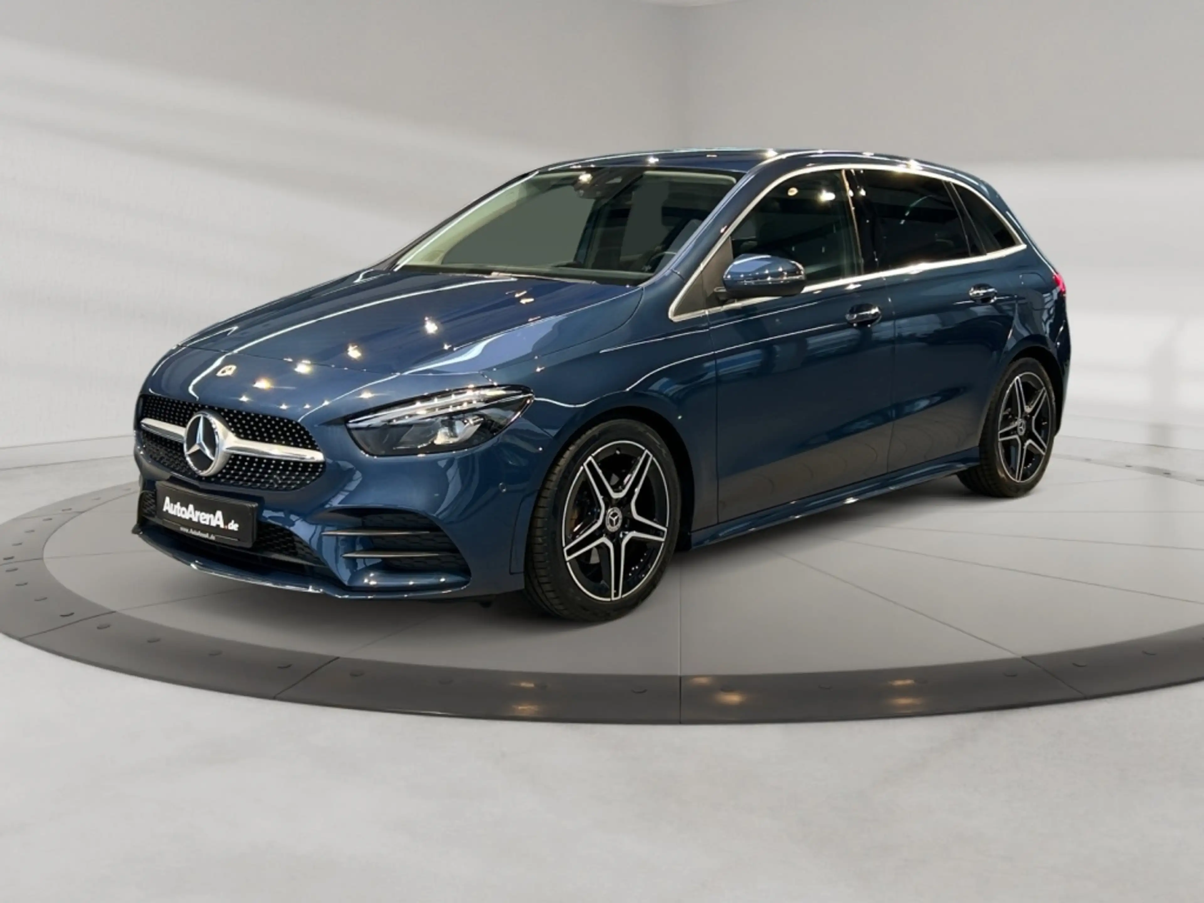 Mercedes-Benz B 180 AMG AMG+MBUX+Wide+Cam+LED+Navi+AUT+PTS+SHZ — photo 2
