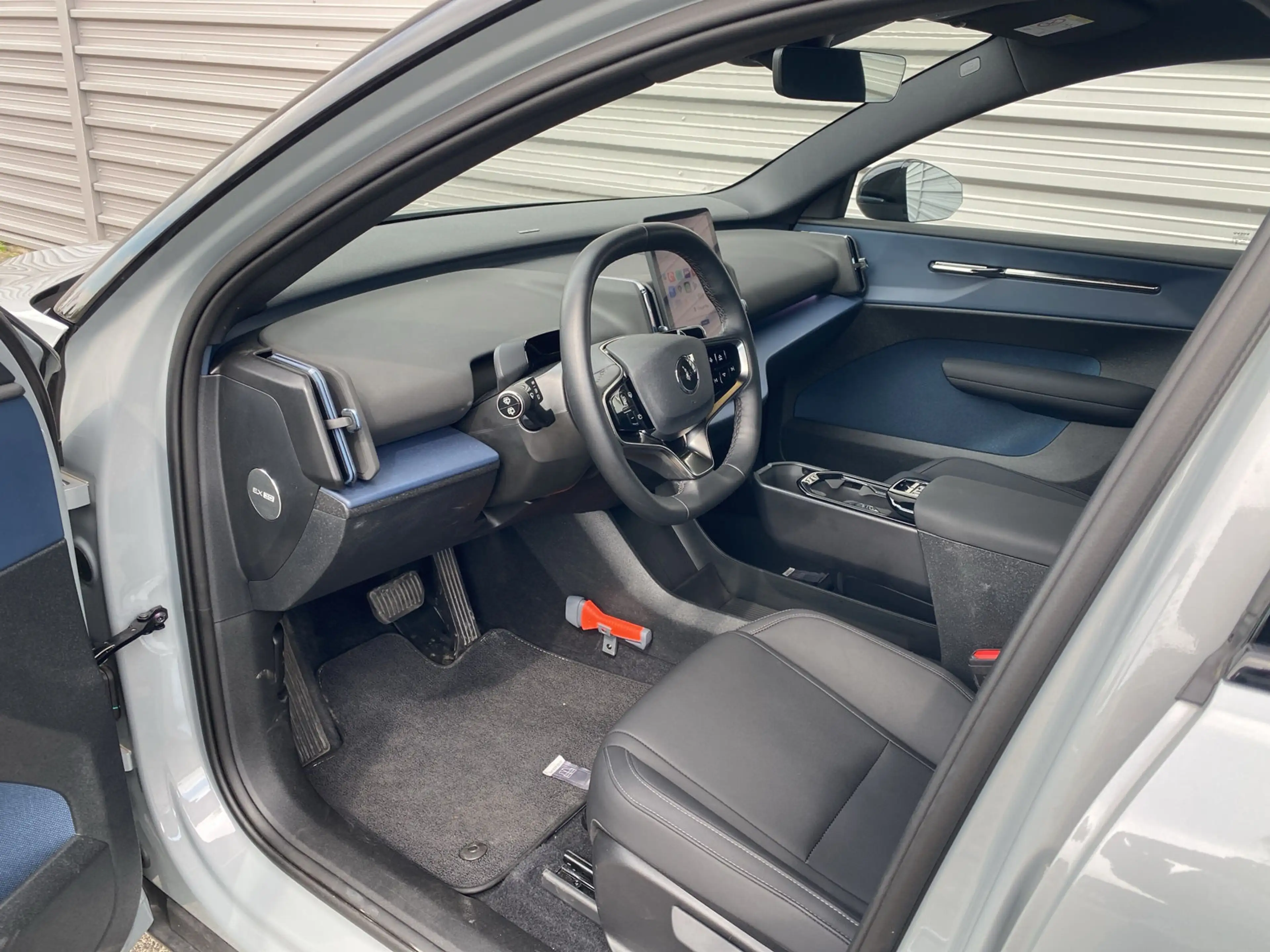 Volvo EX30 Single Motor Extended Range Plus 69 kWh / Trekhaak — photo 8