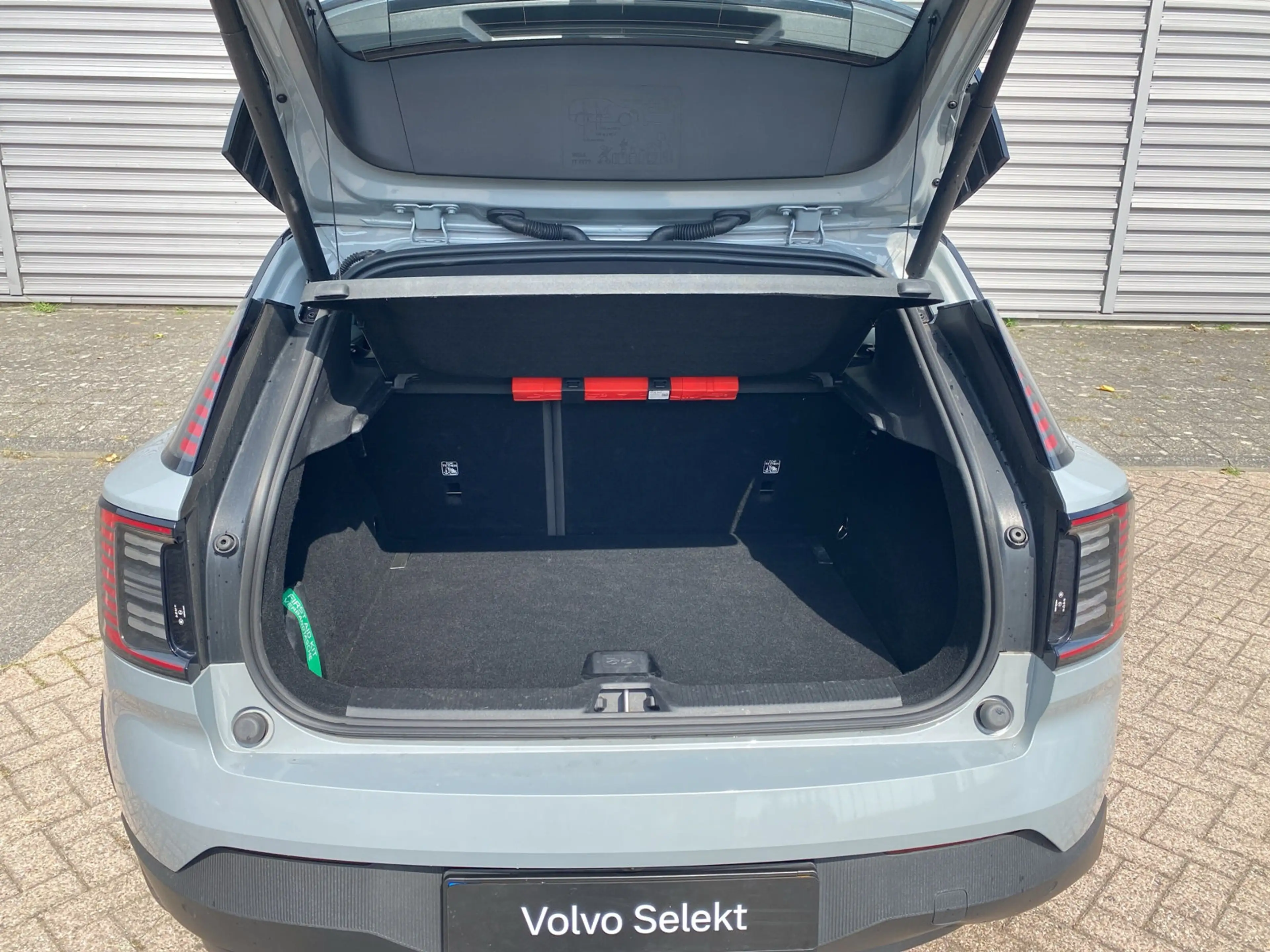Volvo EX30 Single Motor Extended Range Plus 69 kWh / Trekhaak — photo 7