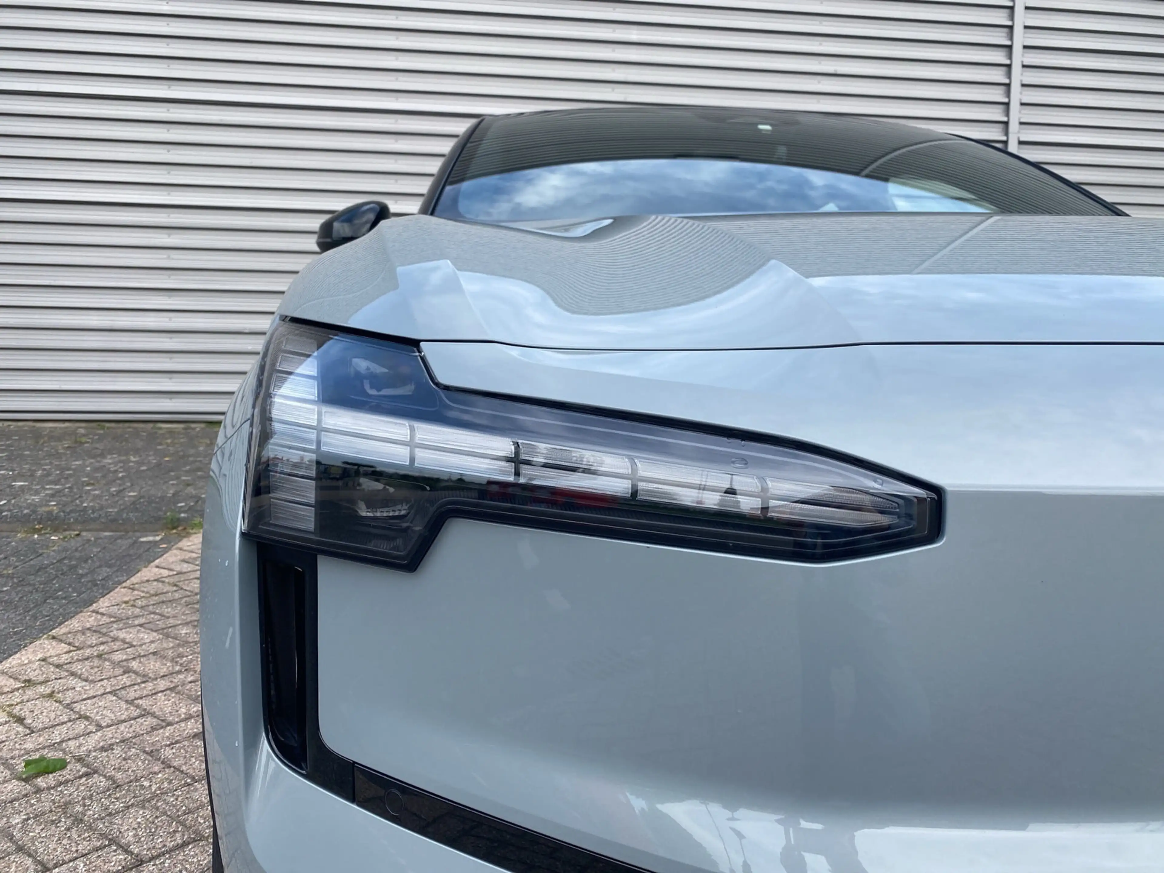 Volvo EX30 Single Motor Extended Range Plus 69 kWh / Trekhaak — photo 4