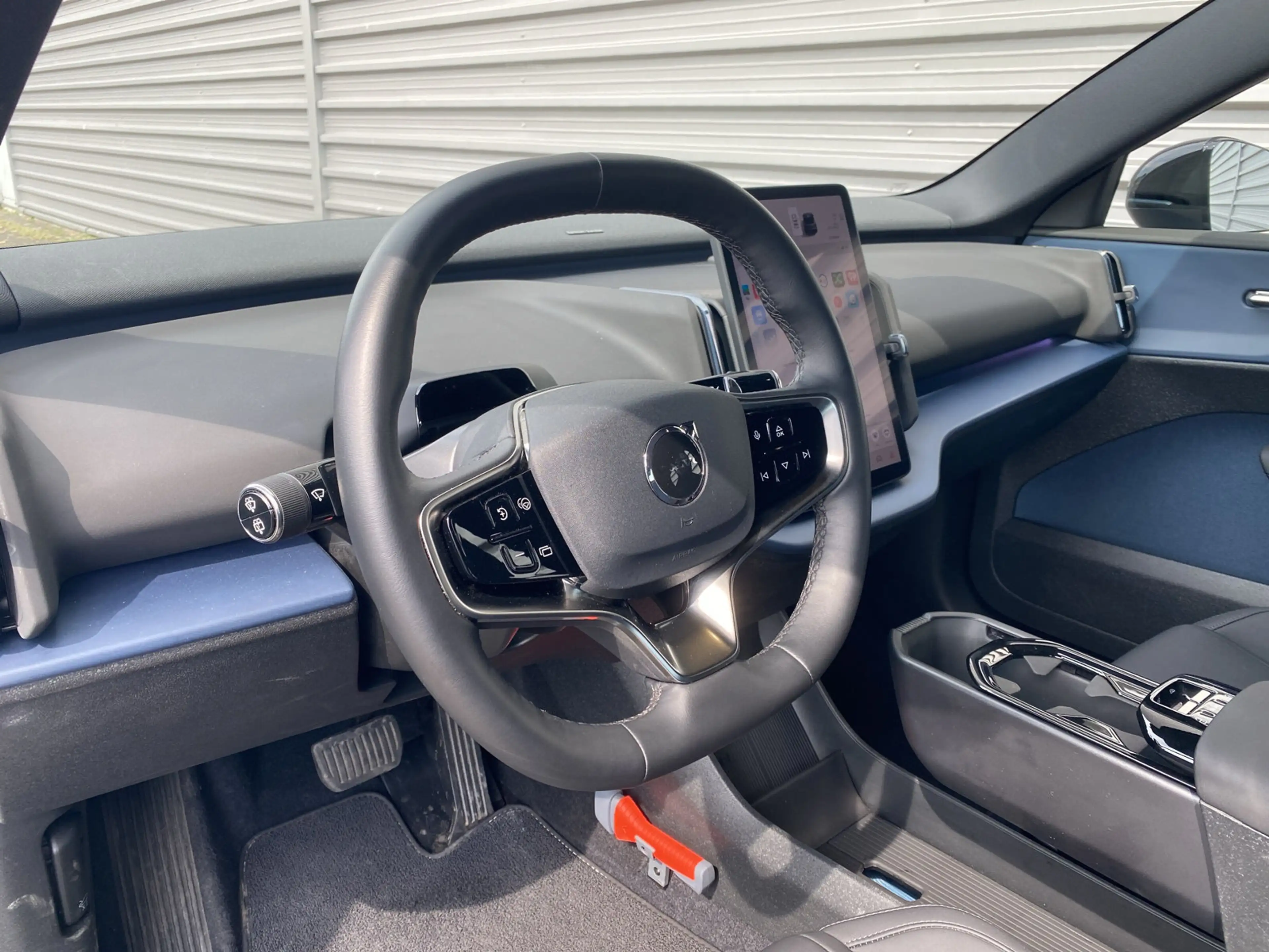 Volvo EX30 Single Motor Extended Range Plus 69 kWh / Trekhaak — photo 11