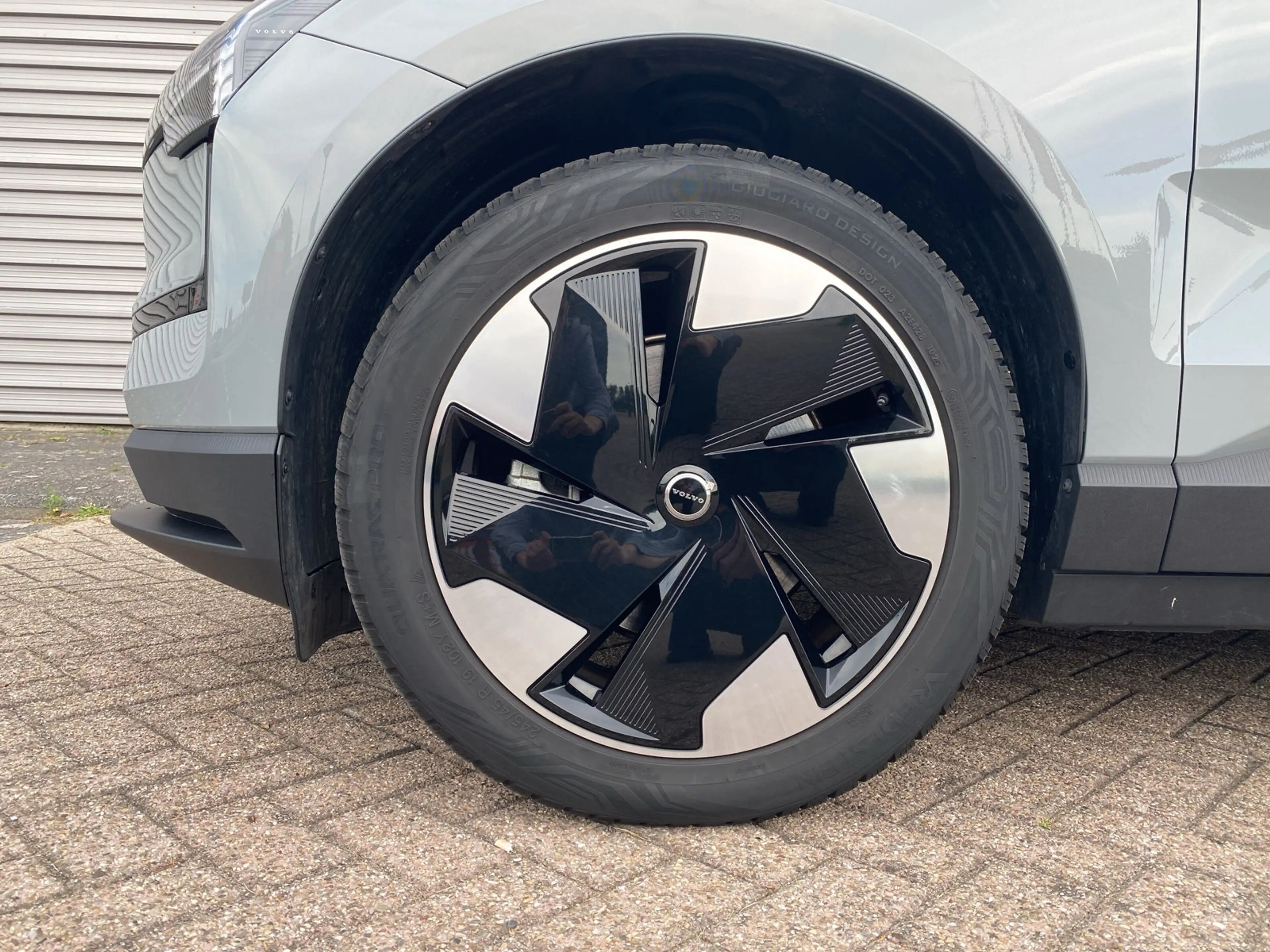 Volvo EX30 Single Motor Extended Range Plus 69 kWh / Trekhaak — photo 6