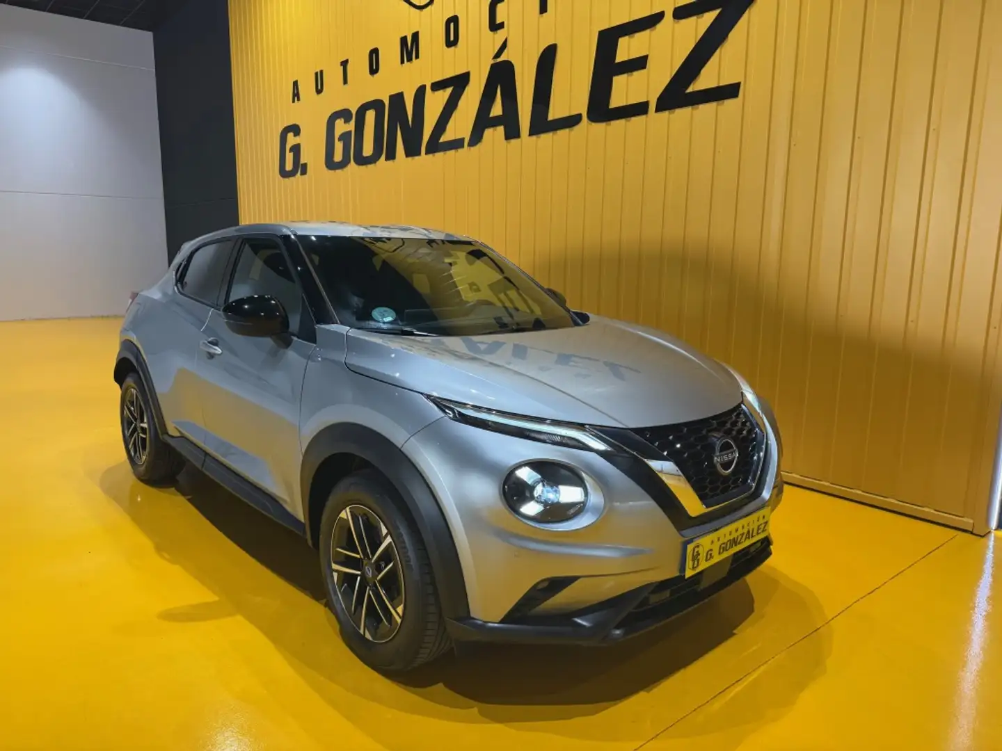 Nissan Juke 1.0 DIG-T N-Connecta 4x2 DCT 7 114 Plateado - 2