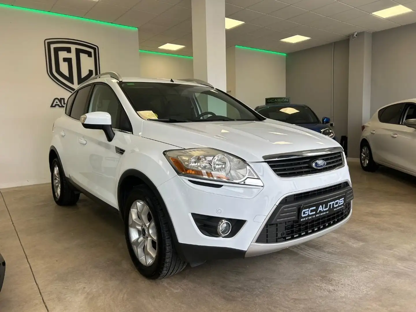 Ford Kuga 2.0TDCI Titanium 2WD Blanco - 1