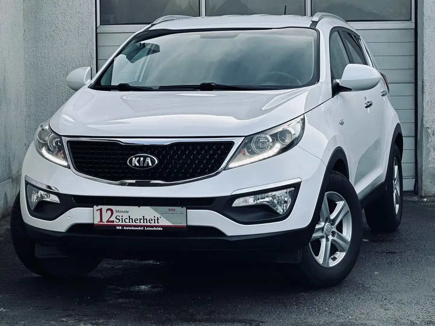 Kia Sportage 1.6 GDI*TEMPO*SHZ*PDC*AHK*KLIMA*TÜV NEU Blanc - 1