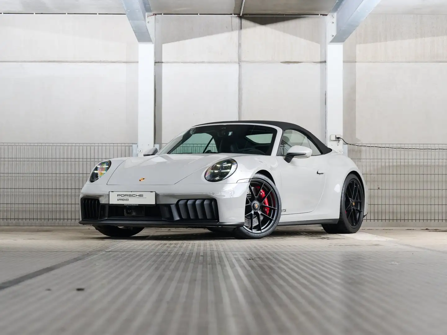 Porsche 911 Carrera 4 GTS Cabriolet Grau - 1