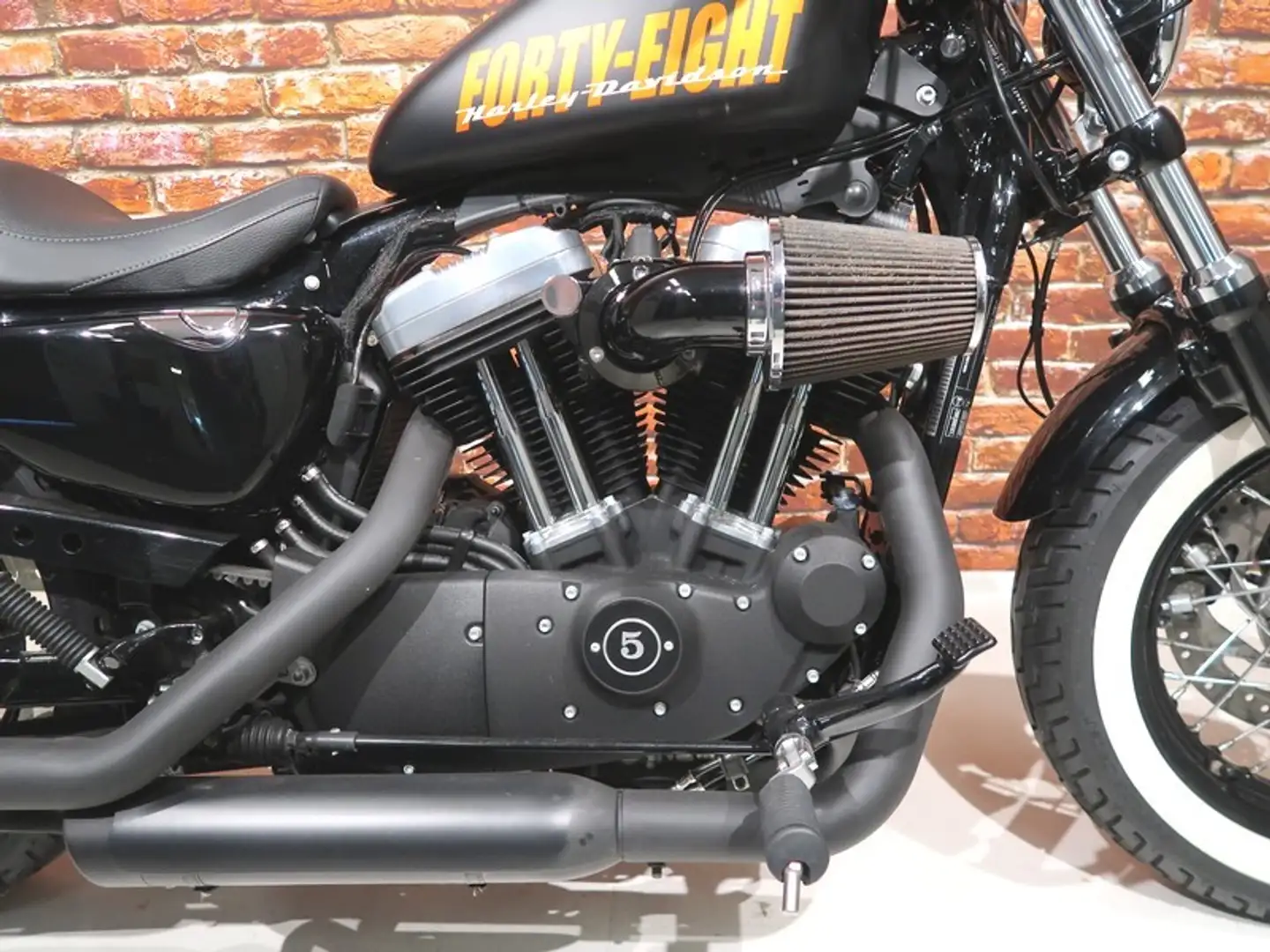 Harley-Davidson XL 1200 X Forty Eight Negro - 2