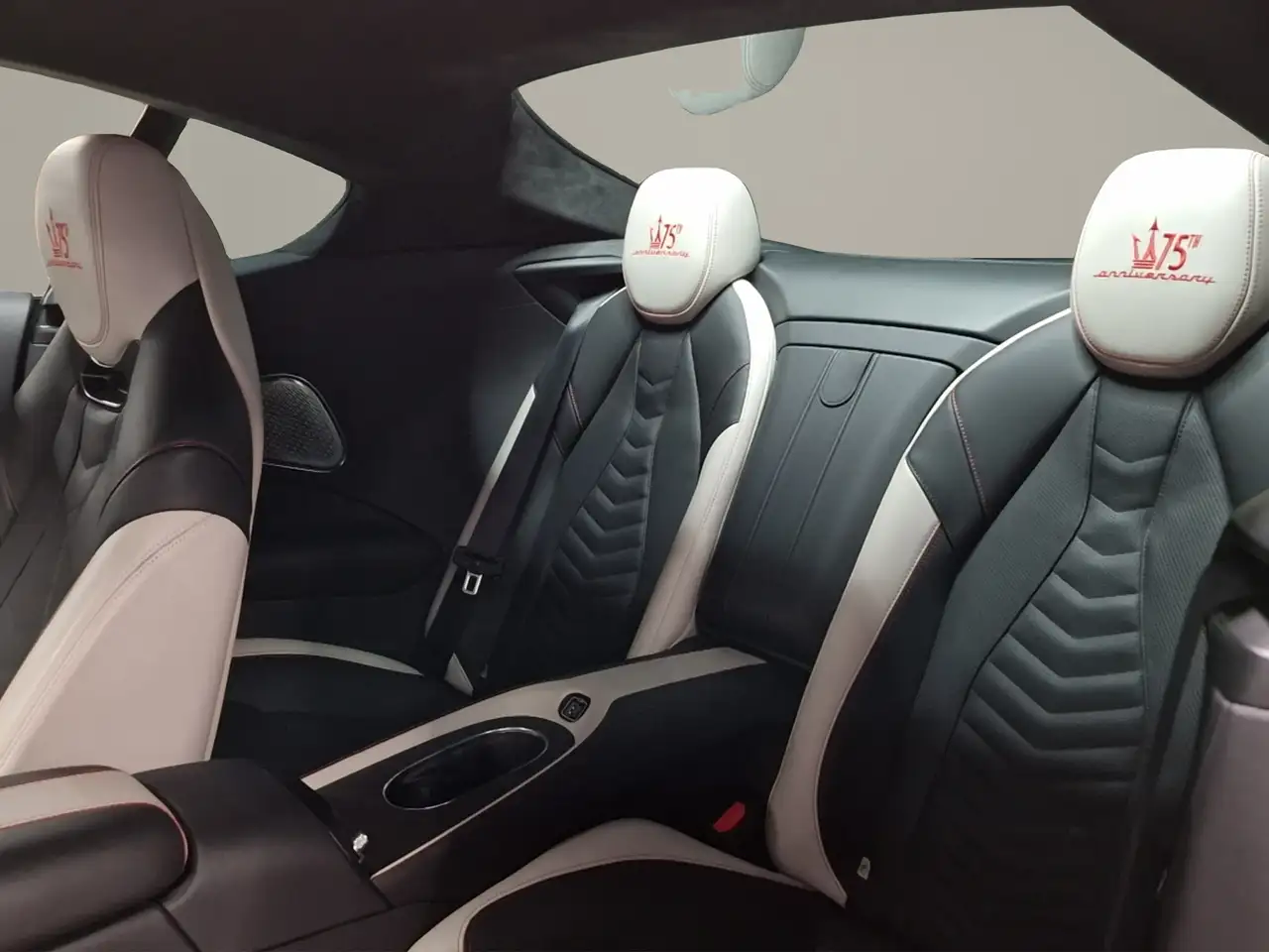 Maserati GranTurismo 2023 — фото 15
