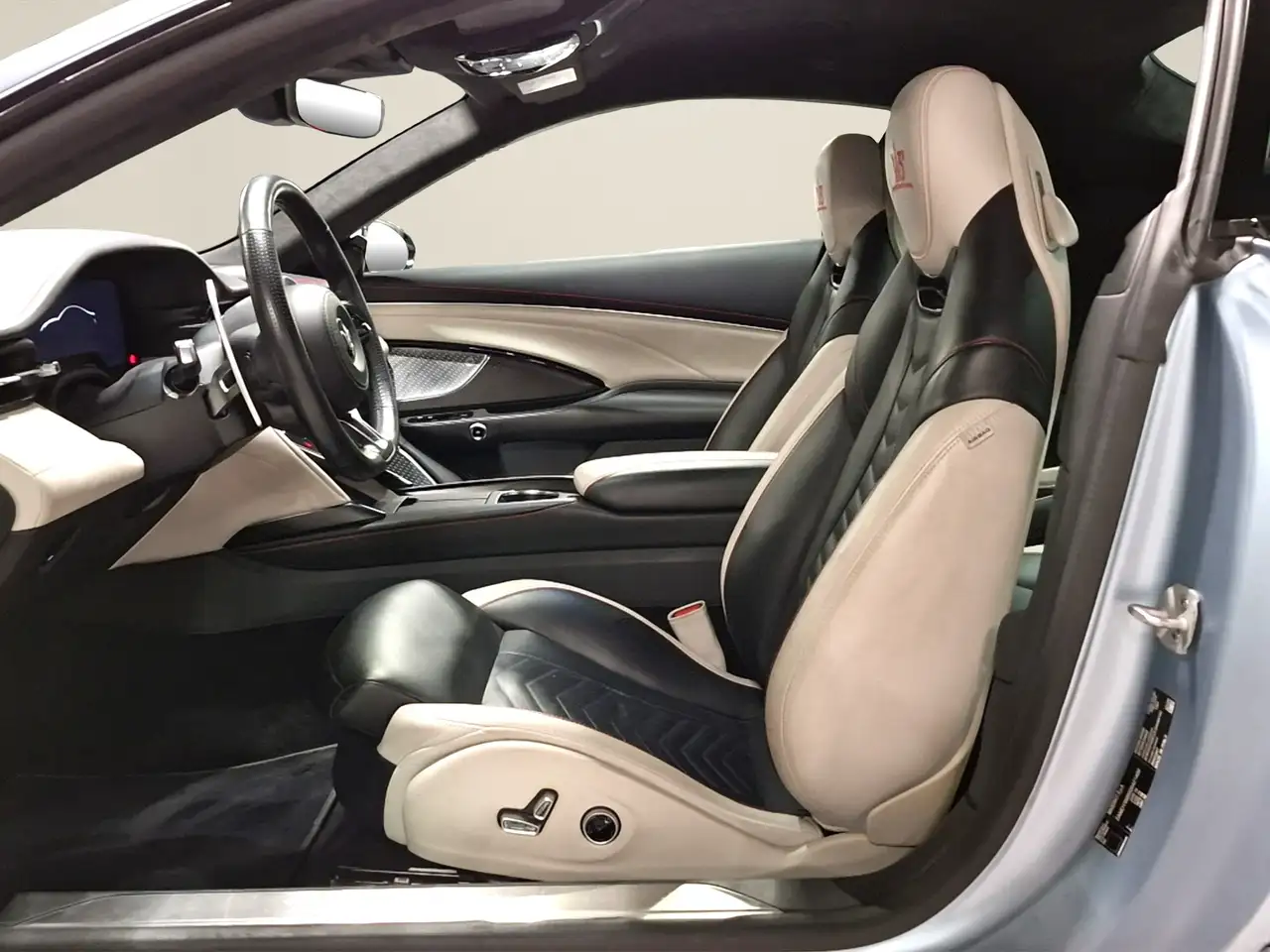 Maserati GranTurismo 2023 — фото 9