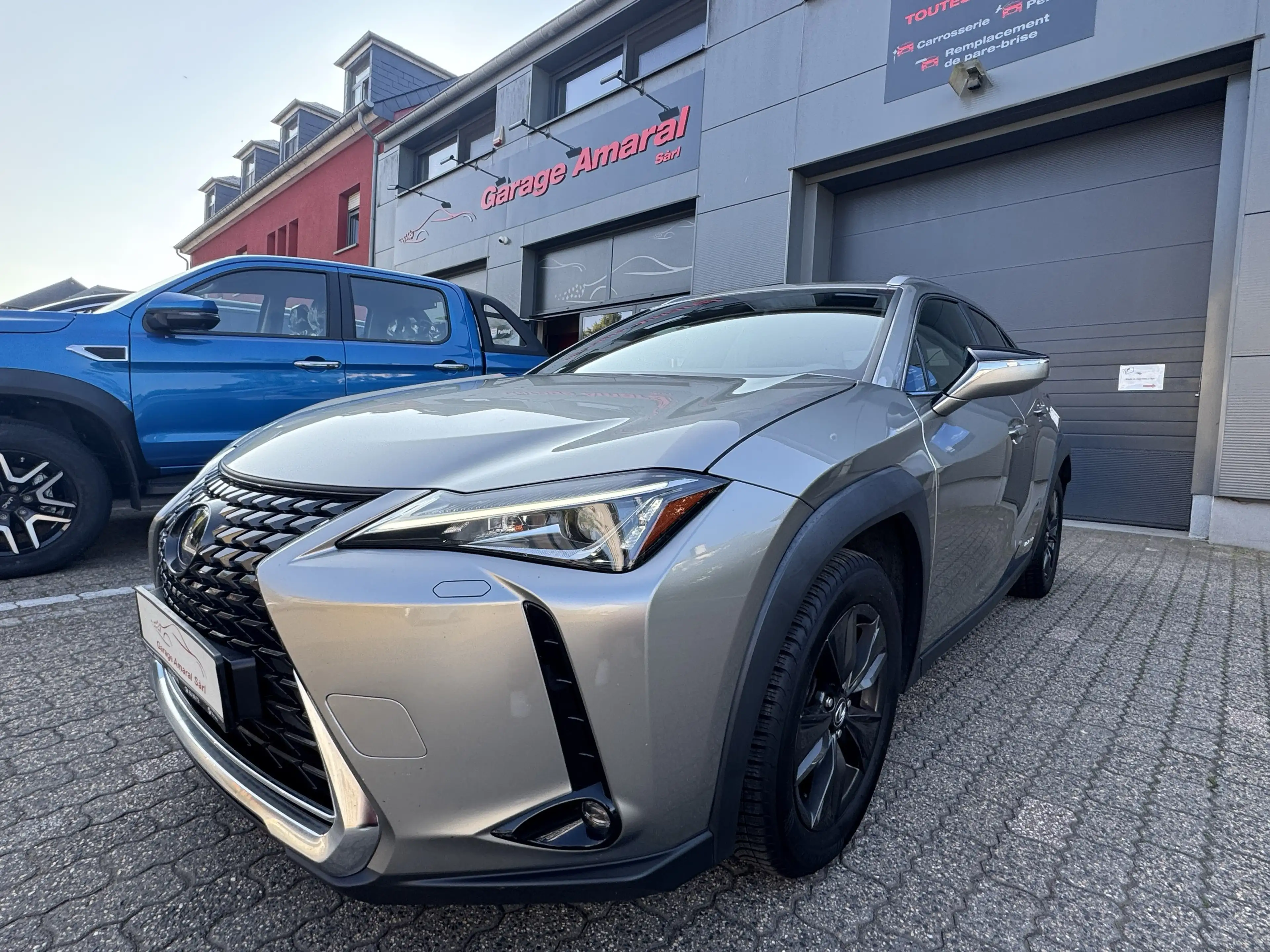 Lexus UX 250h LAUNCH EDITION BI-LED NAVI KEY- LESS
