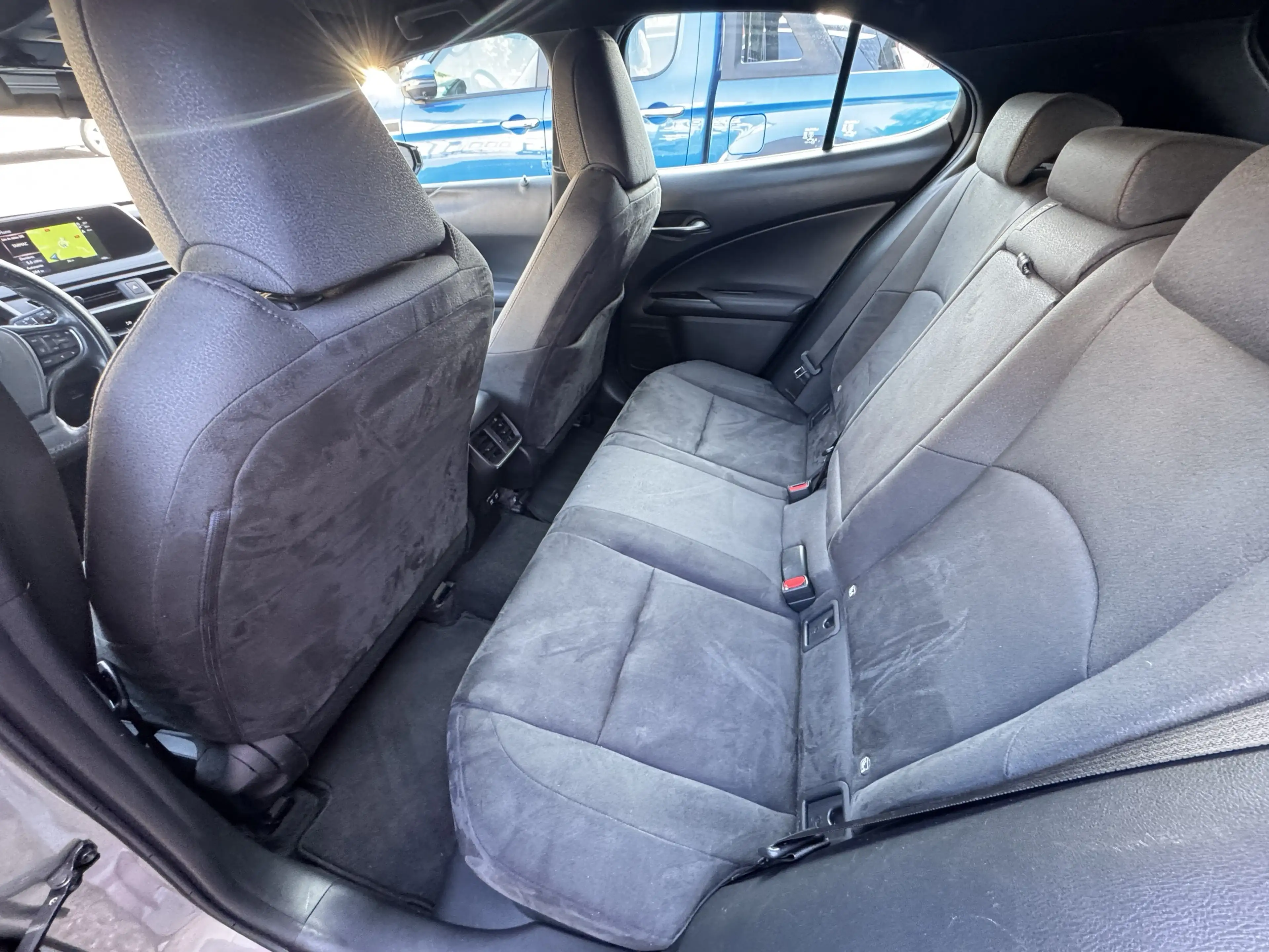 Lexus UX 250h LAUNCH EDITION BI-LED NAVI KEY- LESS — photo 11