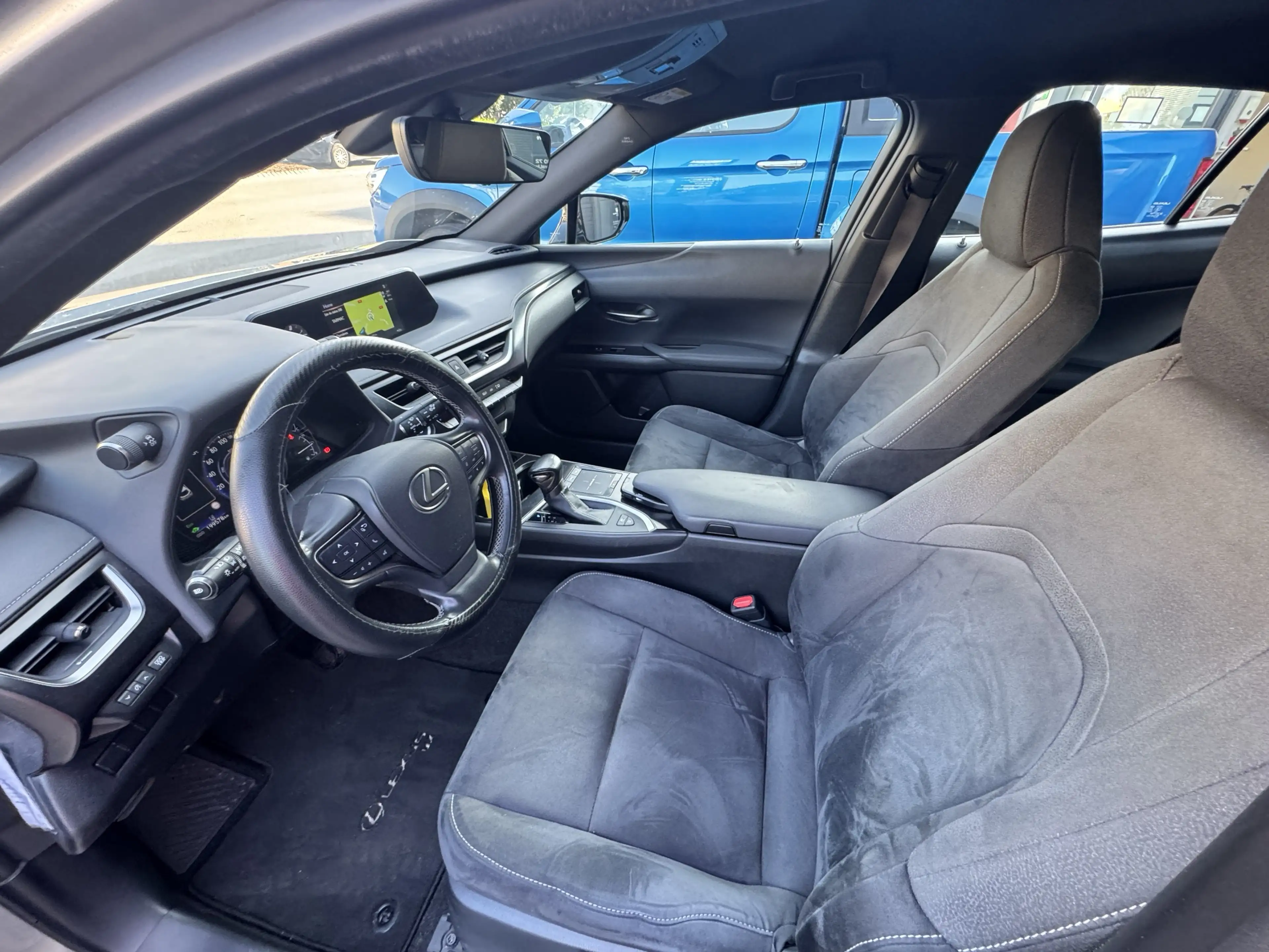 Lexus UX 250h LAUNCH EDITION BI-LED NAVI KEY- LESS — photo 13