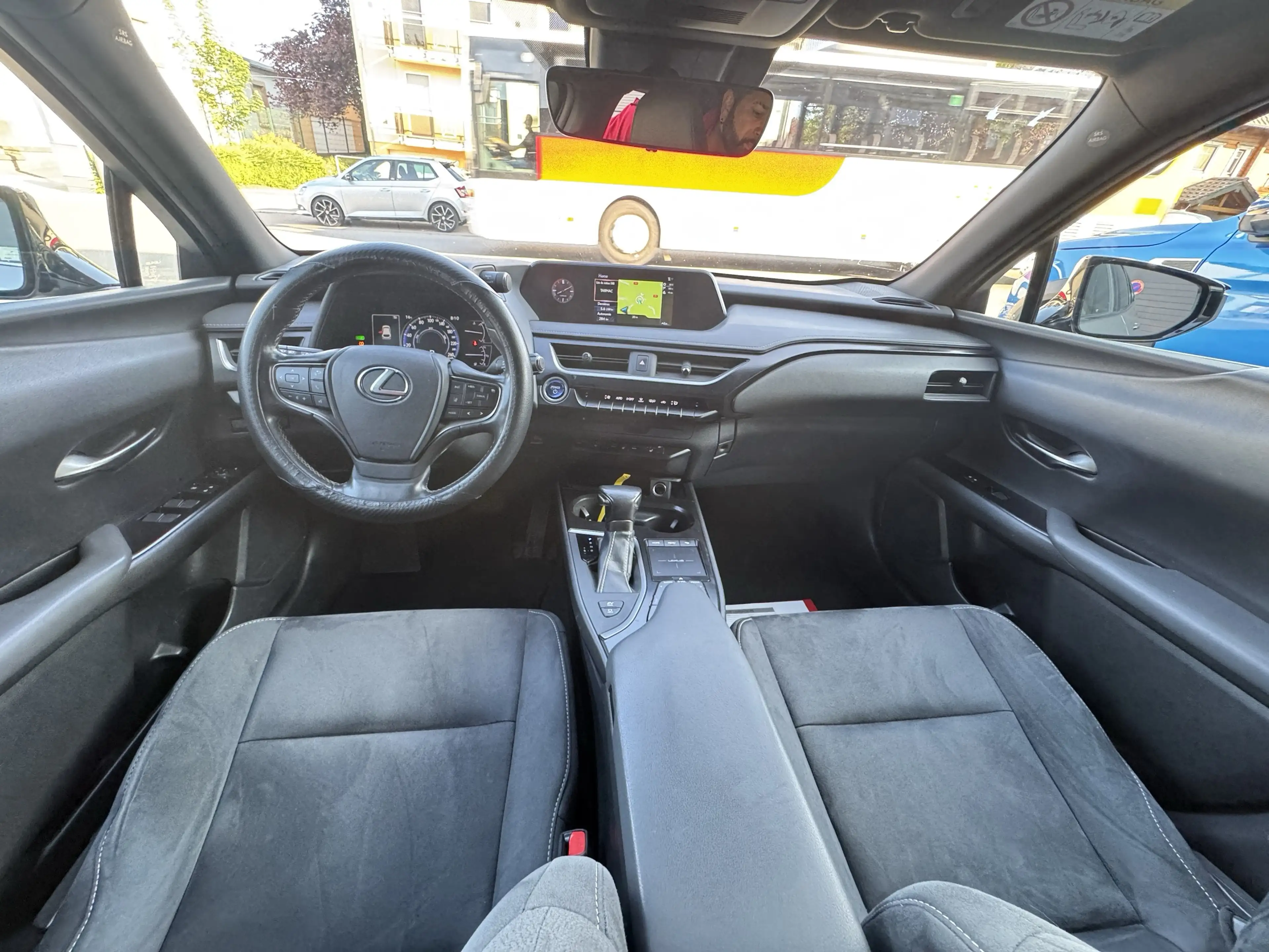 Lexus UX 250h LAUNCH EDITION BI-LED NAVI KEY- LESS — photo 12